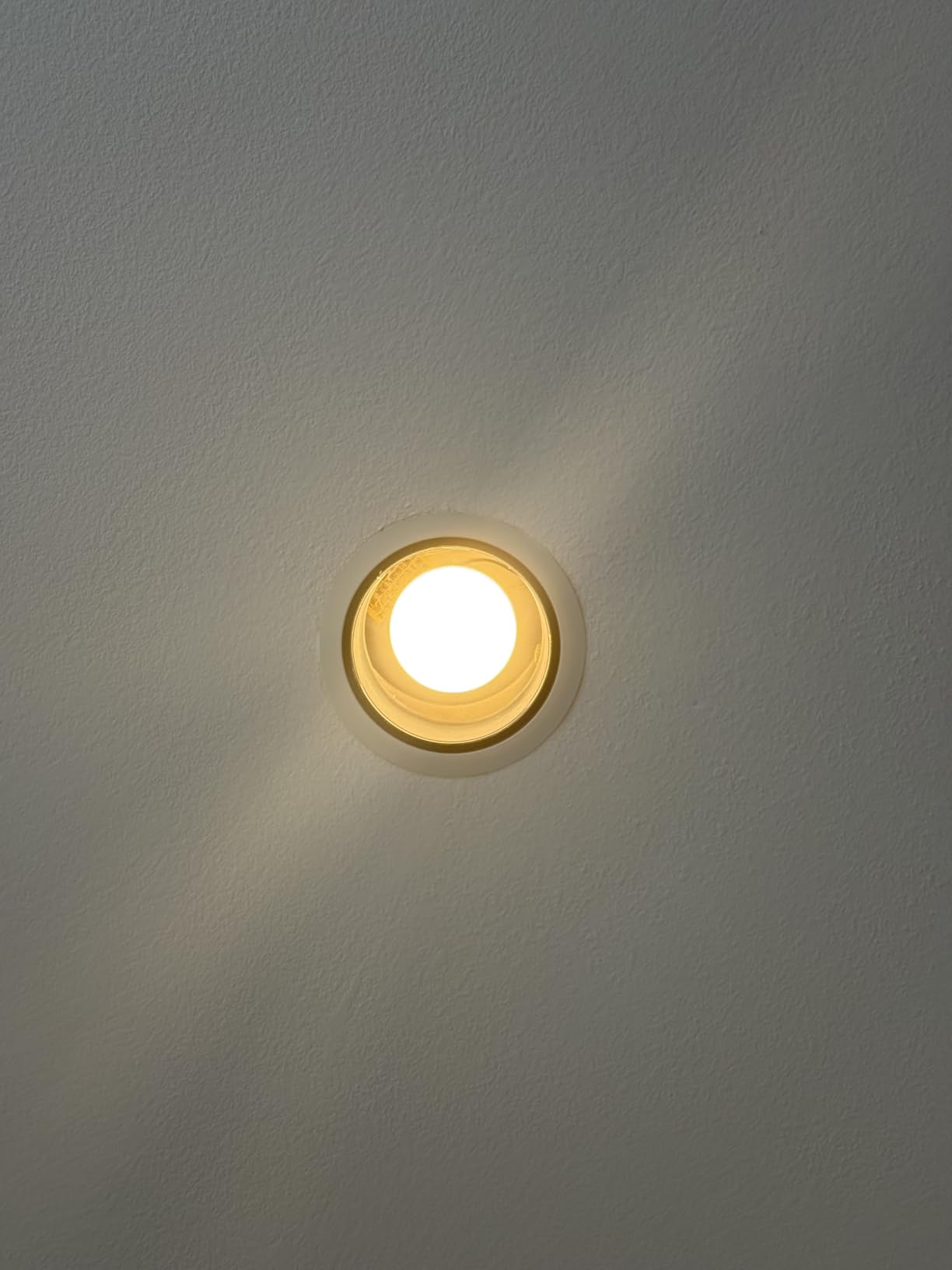 PHILIPS Hue Essential Smart LED BR30 Bulb 2-Pack, White and Color Ambiance, E26, 7.2W, 2200K-6500K, 650 Lumens, Dimmable LED Bulbs, Works with Alexa, Google Assistant, Apple Home customer photo 1