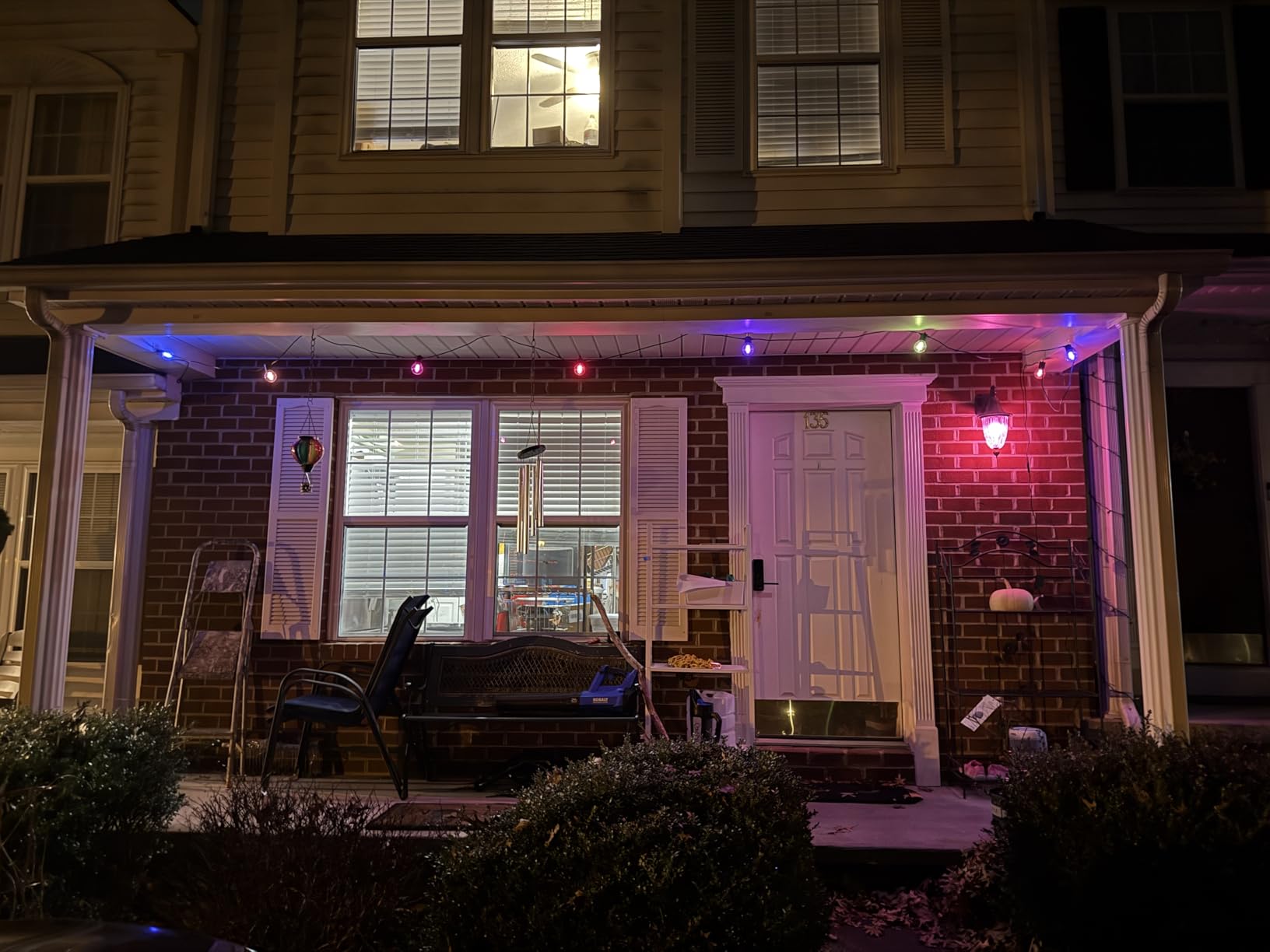 Philips Hue Festavia Globe Outdoor String Lights, White & Color Ambiance, 45ft, 16 Bulbs, Dimmable, Control with Hue App or Voice, Bridge Required customer photo 2