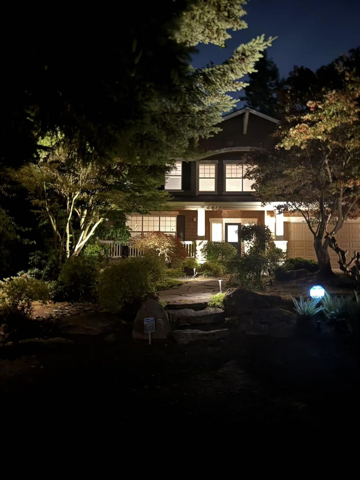 COLOER All-in-One Low Voltage Landscape Lighting Kit, 8 Pack 5W Die-cast Aluminum Landscape Lights with Transformer and Connectors, IP65 Waterproof Outdoor Spot Lights for Pathway Yard Garden customer photo 1