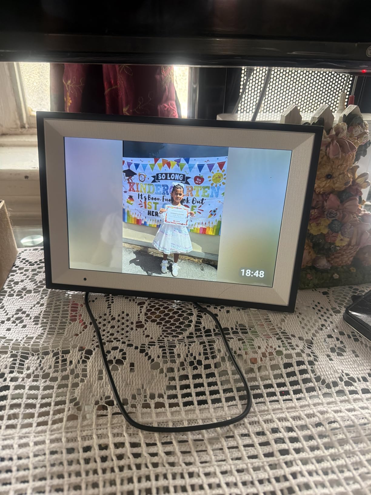 AEEZO Digital Picture Frame, 10.1 Inch Digital Photo Frame with 1280x800 HD IPS Touch Screen, Built-in 32GB Memory, Auto-Rotate customer photo 2
