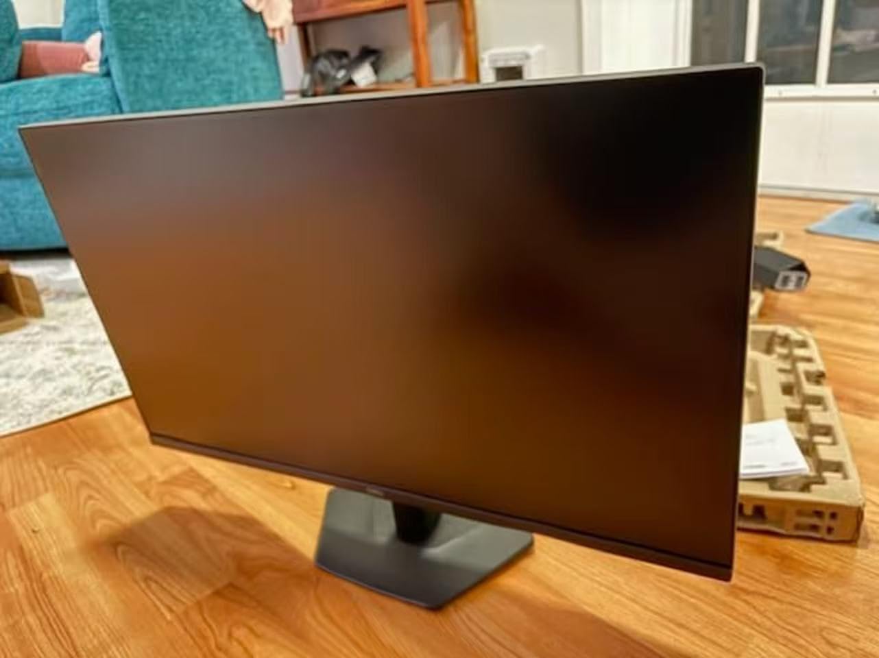 Dell 32 inch Monitor, 4K (3840 x 2160), QD-OLED Display, 120Hz, 0.03ms, AMD FreeSync Premium Pro customer photo 2
