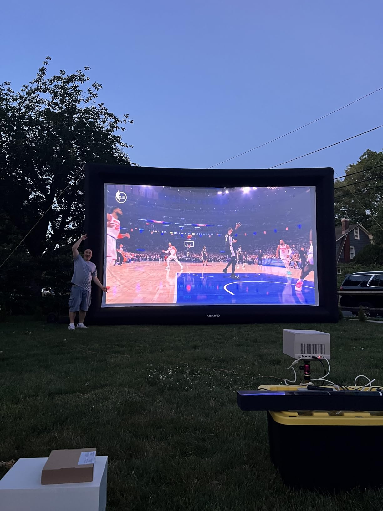 VEVOR Inflatable Movie Screen, 24 ft Outdoor Inflatable Projection Screen with Portable Storage Bag, Front/Rear Projection, Easy Set Up, Blow Up Screen for Outdoor Backyard Movie Night, Theme Parties customer photo 1