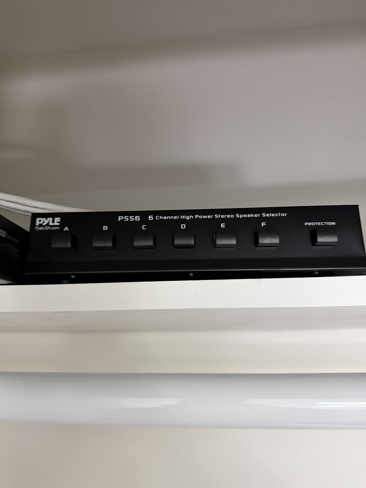 PYLE PSS6 Home 6-Channel High Power Stereo Speaker Selector, Black customer photo 2