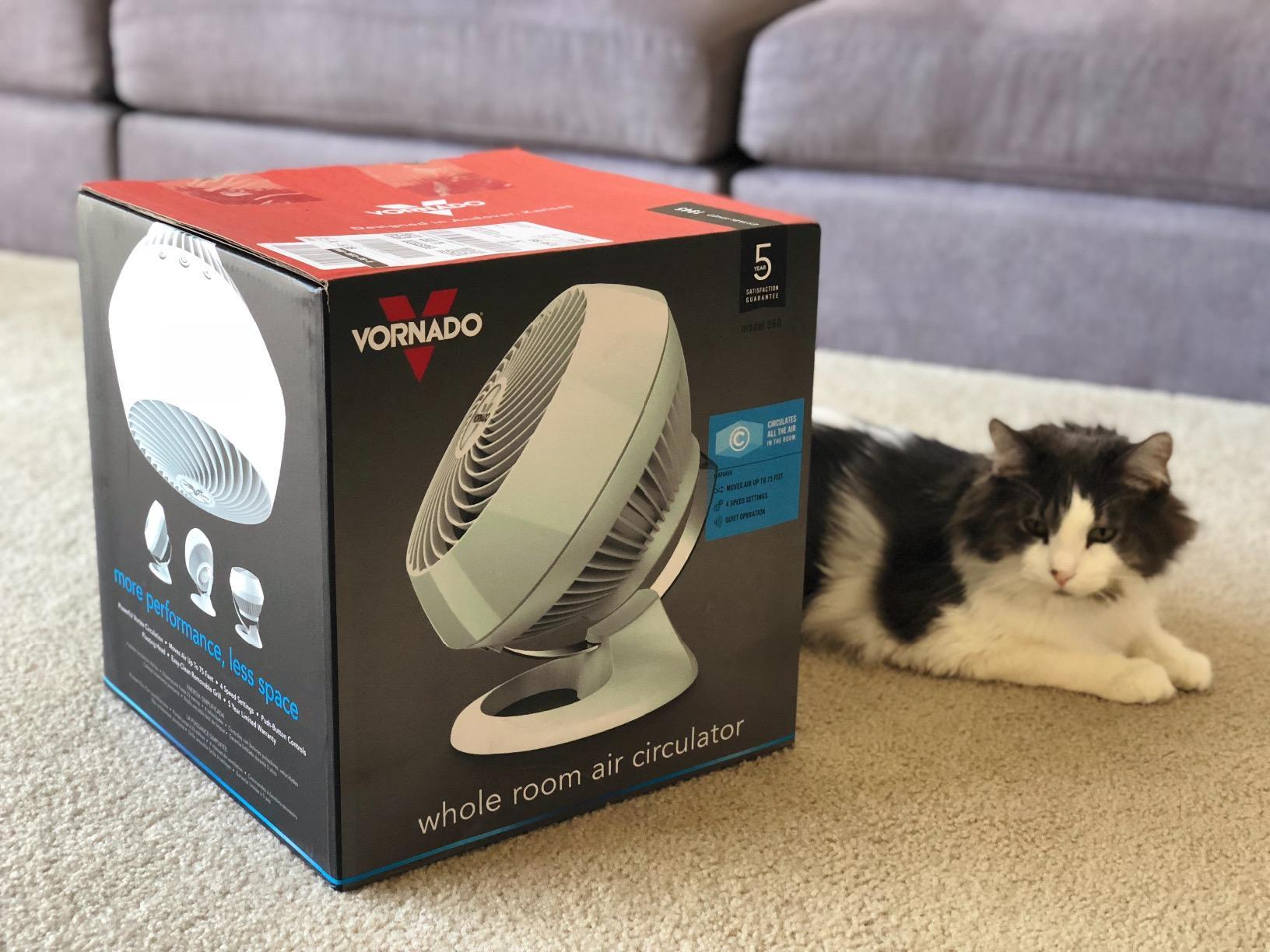 Vornado 660 Large Air Circulator Fan, 4 Speed, Adjustable Tilt, Black customer photo 2