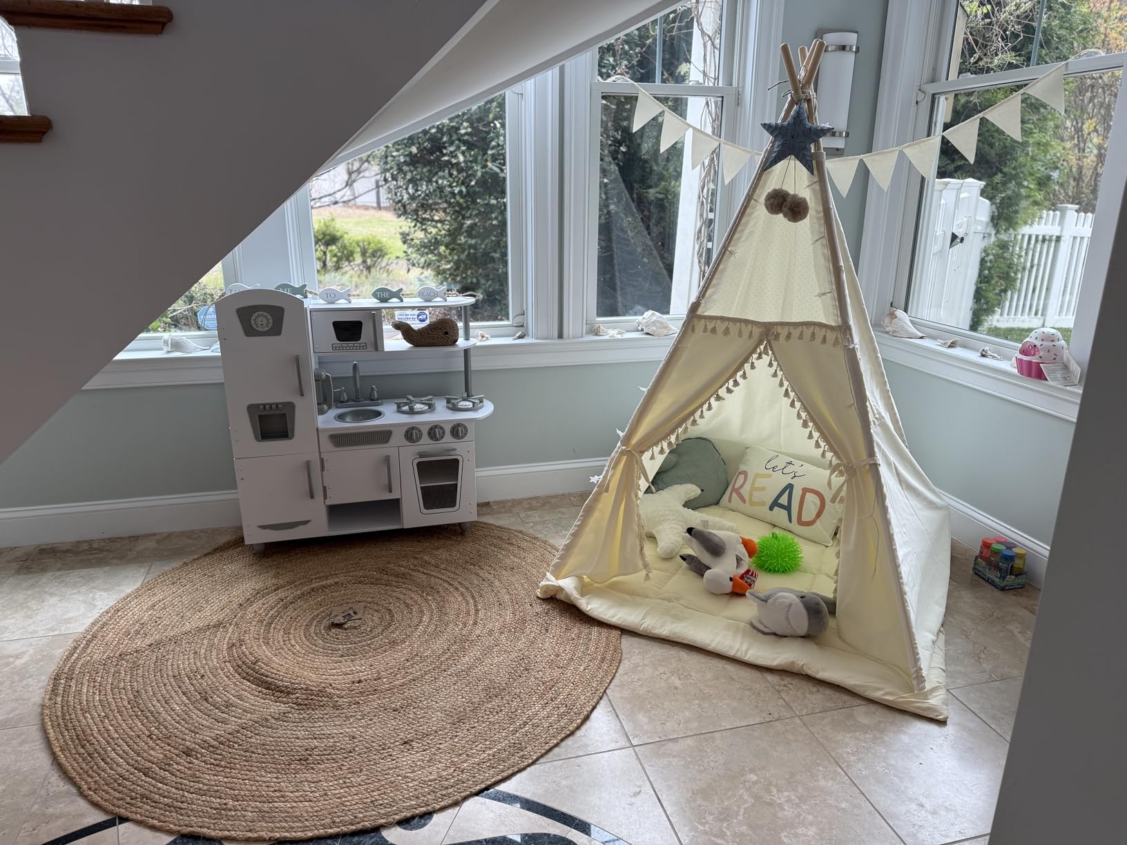 KidKraft Vintage Wooden Play Kitchen with Pretend Ice Maker and Play Phone, White customer photo 1