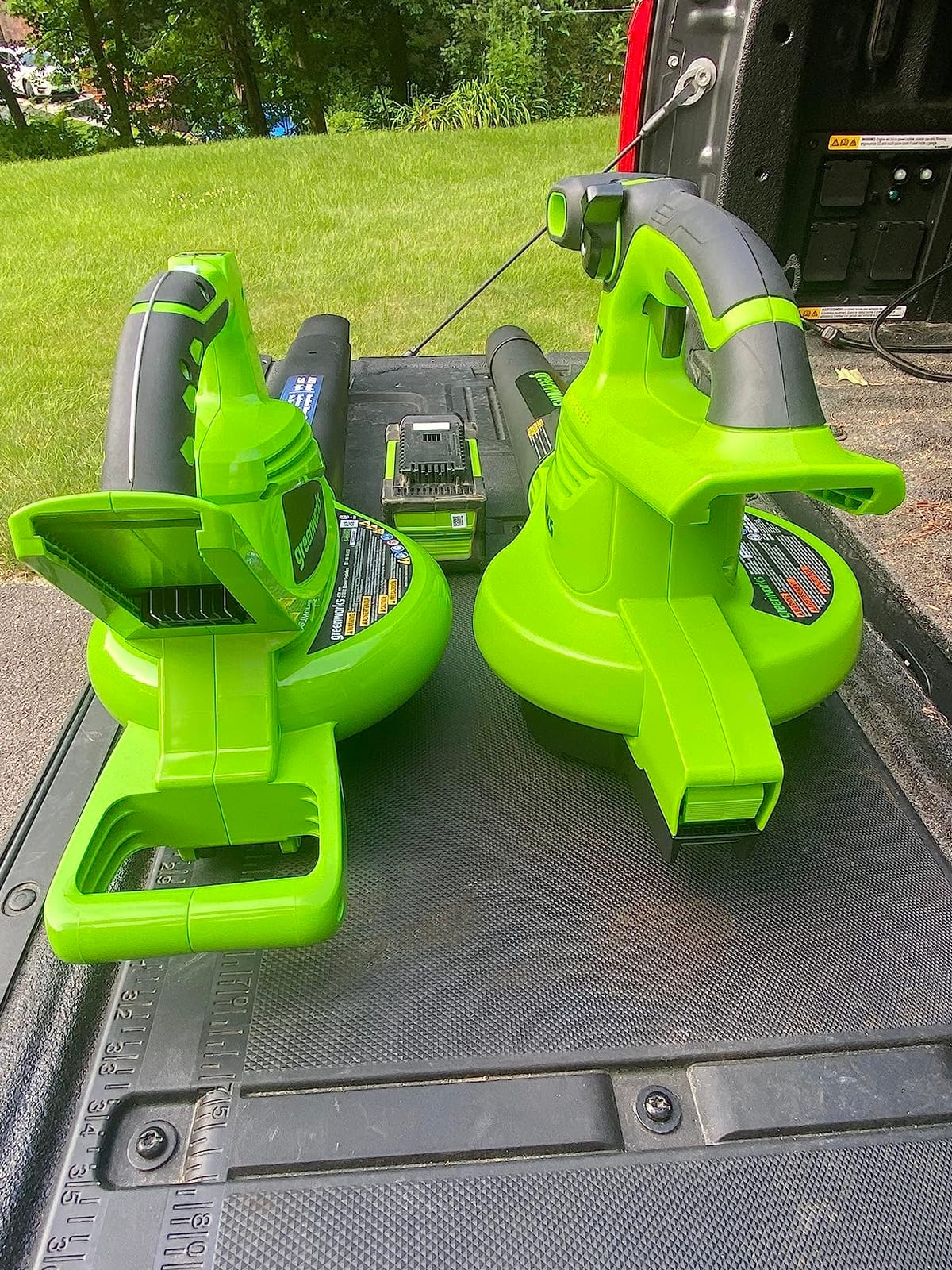 Greenworks 40V (185 MPH / 340 CFM) Cordless Brushless Leaf Blower/Vacuum with Bag, Battery-Powered, Ergonomic Design for Efficient Leaf & Grass Clipping Cleanup, Includes 4.0Ah Battery & Charger customer photo 2