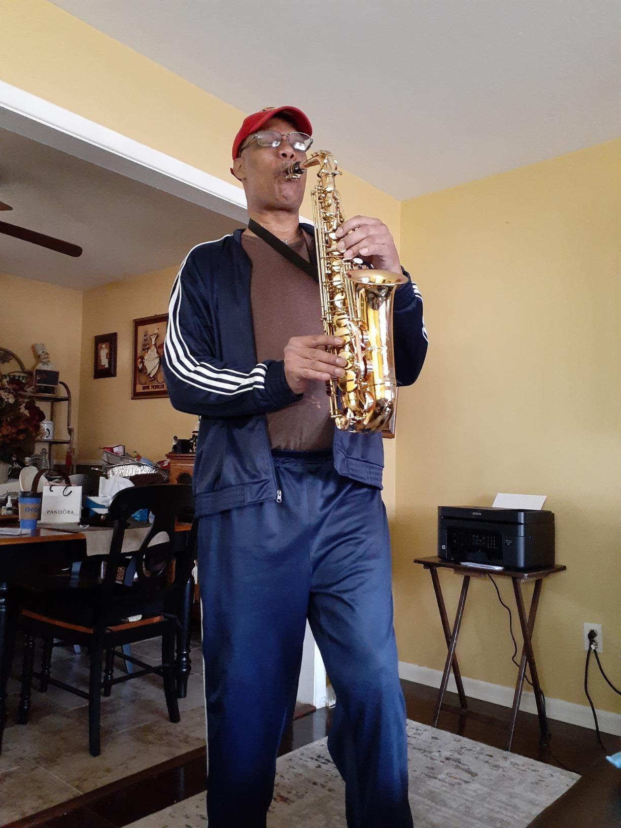 Glory Gold Laquer E Flat Alto Saxophone with 11reeds,8 Pads cushions,case,carekit customer photo 2