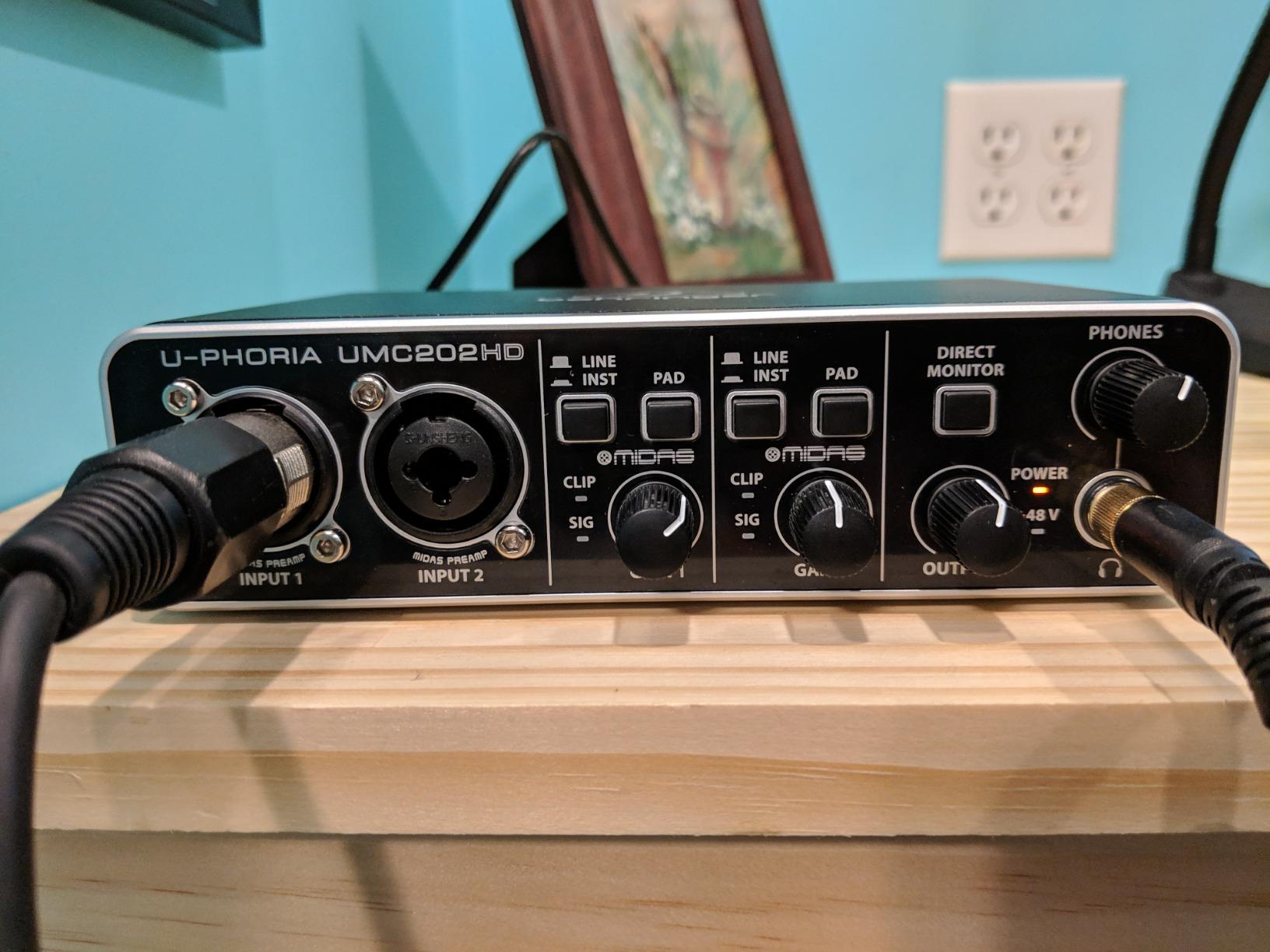 Behringer UMC202HD Audiophile 2x2, 24-Bit/192 kHz USB Audio Interface with Midas Mic Preamplifiers customer photo 2