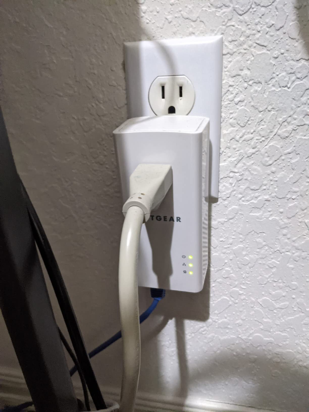NETGEAR Powerline Adapter Kit, 1200 Mbps Wall-Plug, 1.2 Gigabit Ethernet Ports with Passthrough + Extra Outlet (PLP1200-100PAS) customer photo 1