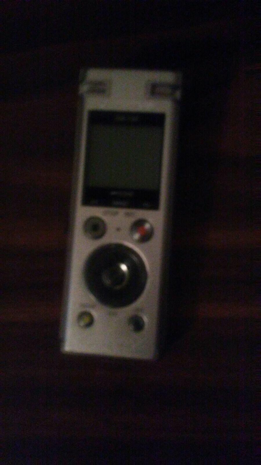 Olympus Voice Recorder DM-720 with 4GB, Micro SD Slot, USB Charging, Direction PC Connection, Transcription Mode, Silver customer photo 1