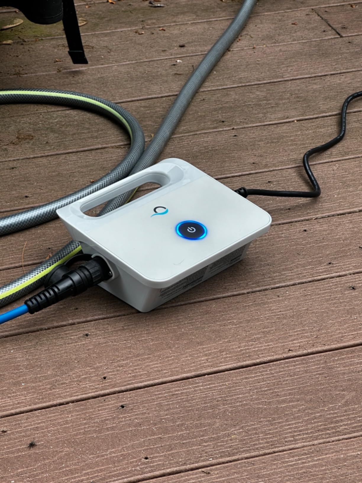 Dolphin (2026 Model) Nautilus AG Automatic Robotic Pool Vacuum Cleaner, Active Scrubber Brush, Top Load Filters Access, Ideal for Above-Ground Pools up to 33 FT in Length customer photo 2