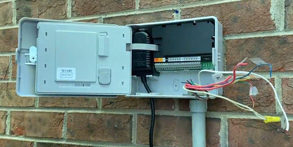 Orbit B-hyve Smart Indoor/Outdoor Sprinkler Controller - 12-Zone - App Controlled Smart Controller with Custom Irrigation Schedules - Weatherproof Multi-Zone Sprinkler System - 57950 customer photo 1