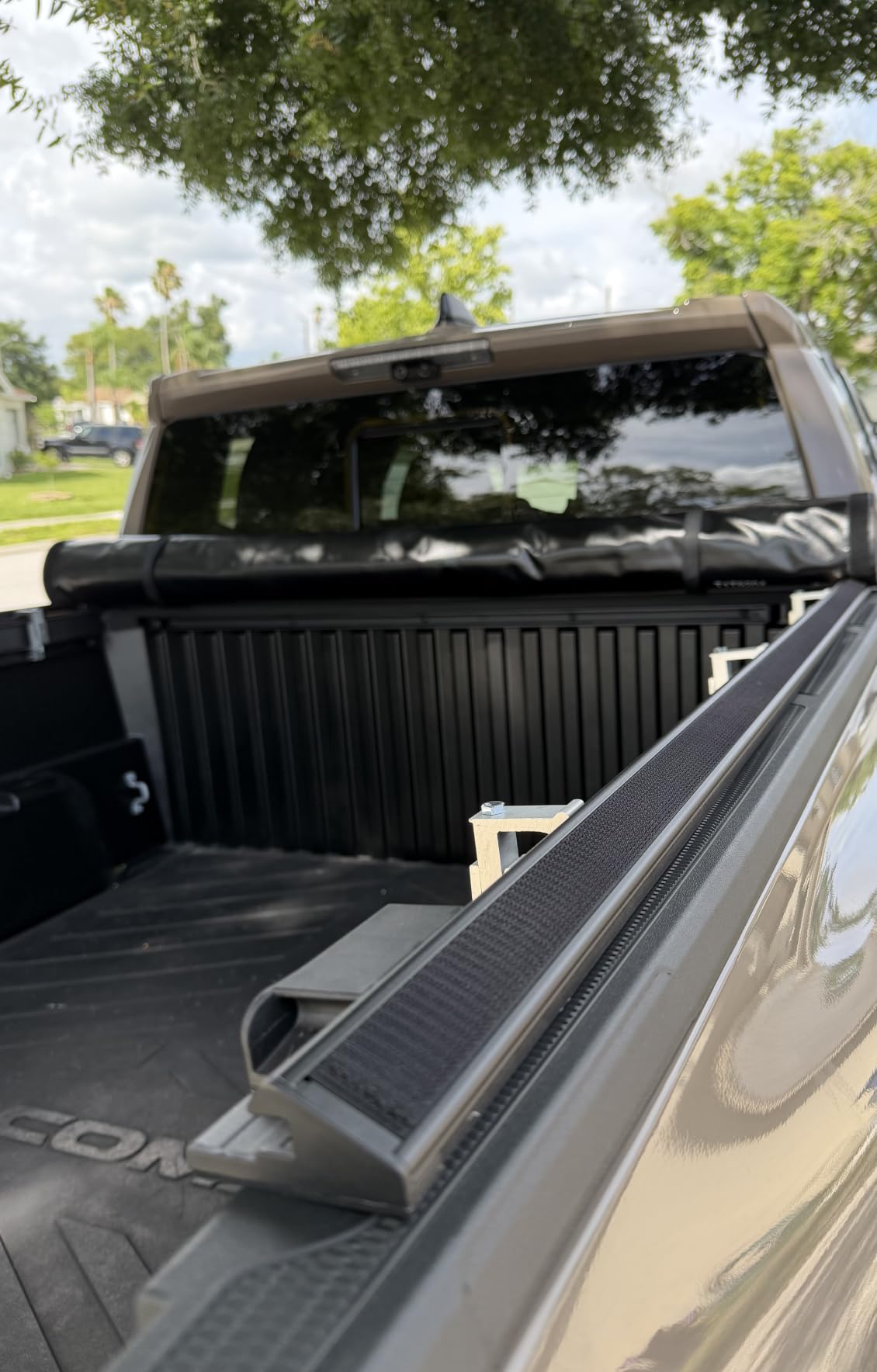 Tyger Auto T1 Soft Roll-up Truck Bed Tonneau Cover Compatible with 2016-2023 Toyota Tacoma | 5' (60