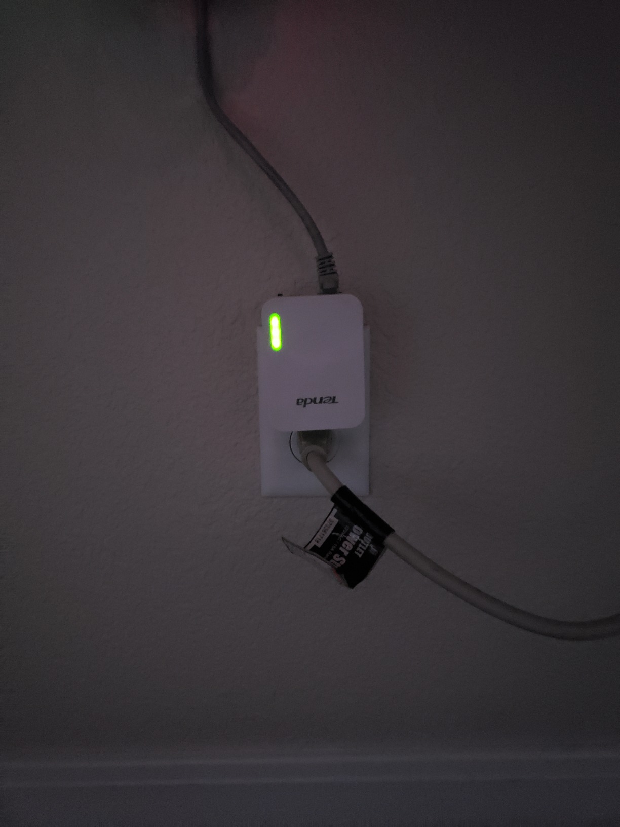 Tenda AV1000 Powerline Adapter Kit with Gigabit Ports, Powerline Extender, Plug and Play, for HD/3D/4K Video Streaming and Gaming (PH3) customer photo 2