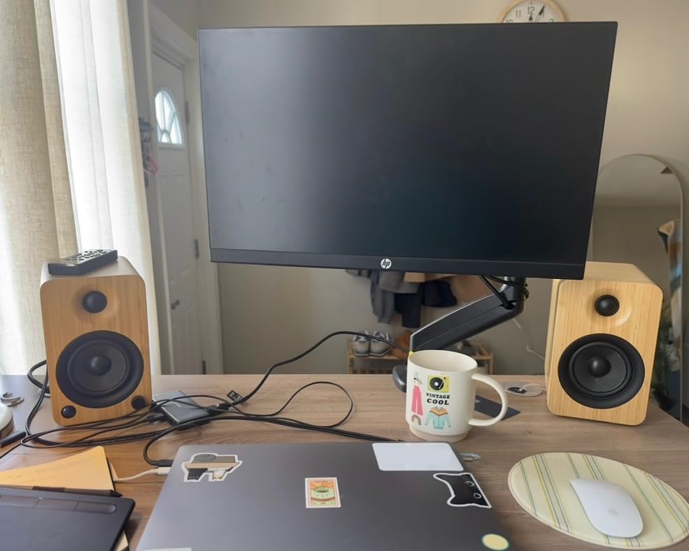 Kanto YU4MW Powered Speakers with Bluetooth and Built-in Phono Preamp | Auto Standby and Startup | Remote Included | 140W Peak Power | Pair | Matte White customer photo 2