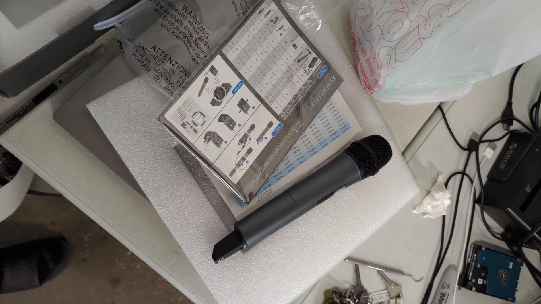 Sennheiser Pro Audio XSW 1-825-A Vocal Wireless Microphone, A Range 548-572 MHz customer photo 2