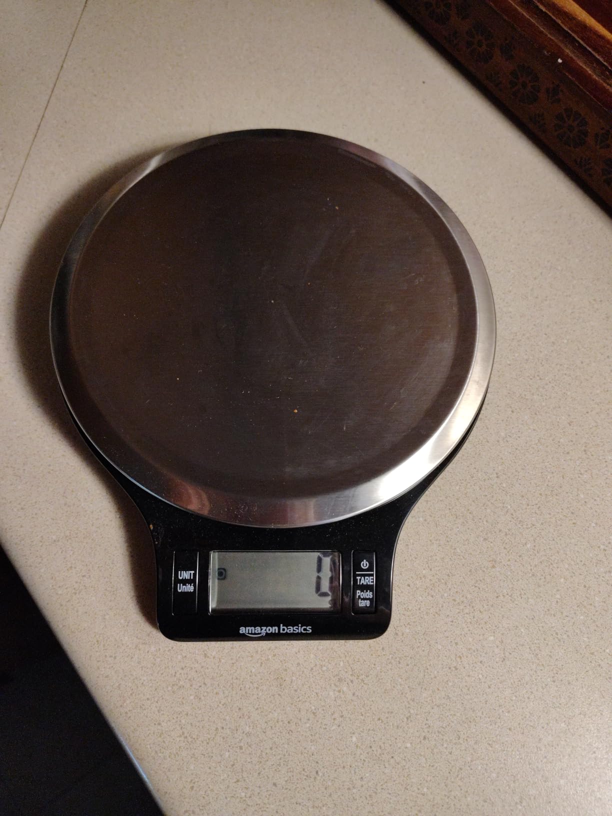 Amazon Basics Digital Kitchen Scale with LCD Display, Tare Function, Multiple Units, Weighs up to 11 Pounds, Batteries Included, Black and Stainless Steel customer photo 2