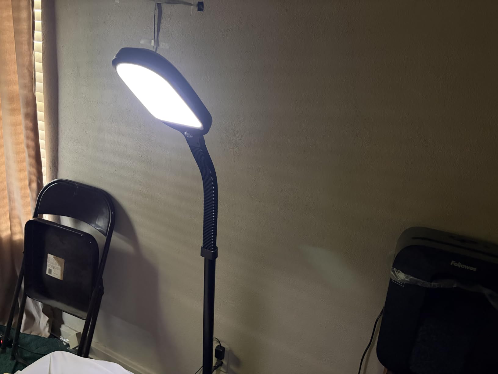 Brightech Litespan - Bright LED Floor Reading Lamp for Over Chair Crafts and Reading, Estheticians' Light for Lash Extensions, Adjustable Standing Lamp for Living Room, Bedroom, Office - White customer photo 1