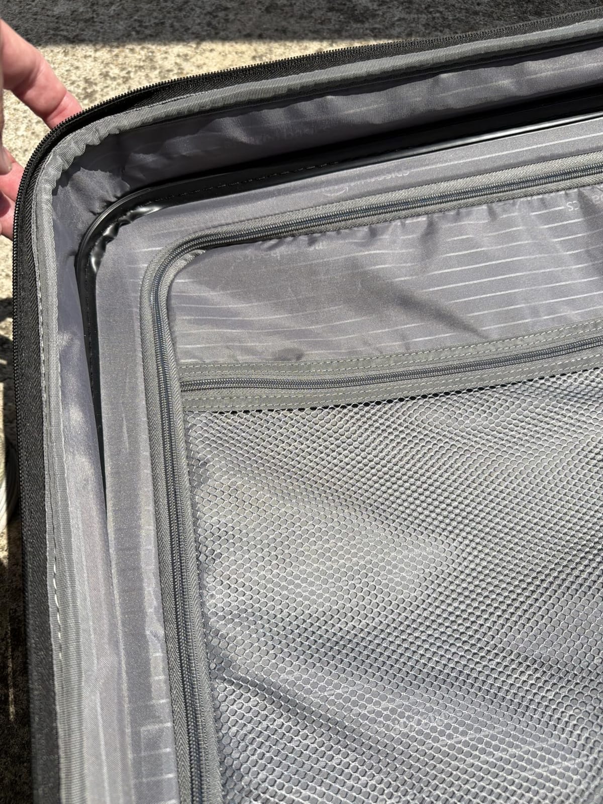 Amazon Basics 3-Piece Hardshell Luggage Set (21