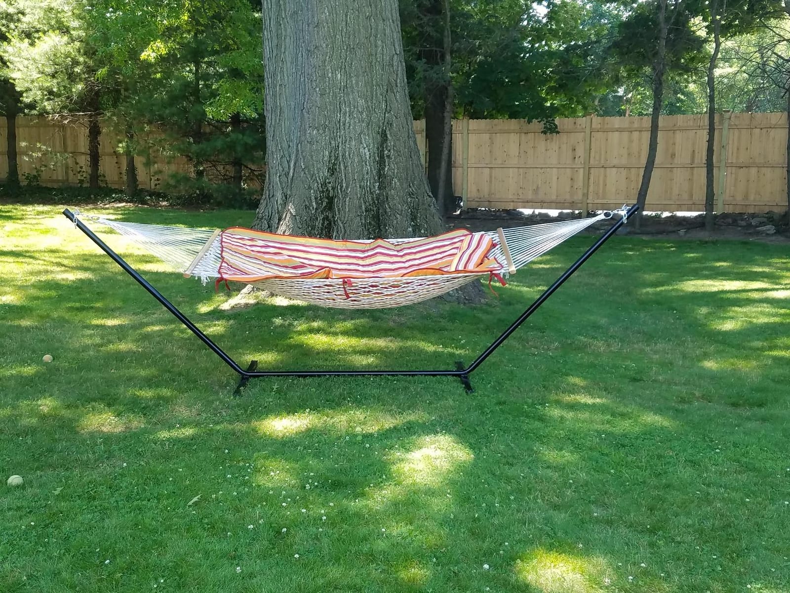 Sunnydaze Rope Hammock with Stand for Outside, 450 lb Capacity | Royal Red, Heavy Duty Freestanding Portable Outdoor Hammock Set with Quilted Pad, Pillow, and 12 ft Steel Frame customer photo 2