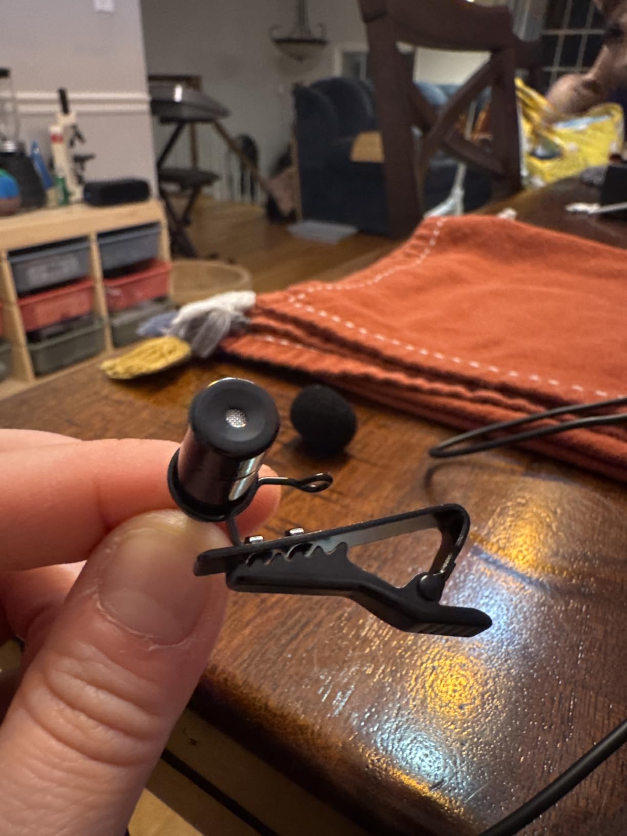 MAONO USB Lavalier Microphone, 192KHZ/24BIT Plug & Play Omnidirectional Lapel Shirt Collar Clip on Mic for PC, Computer, Mac, Laptop, YouTube, Skype, Recording, Podcasting, Gaming, AU-UL10 customer photo 2
