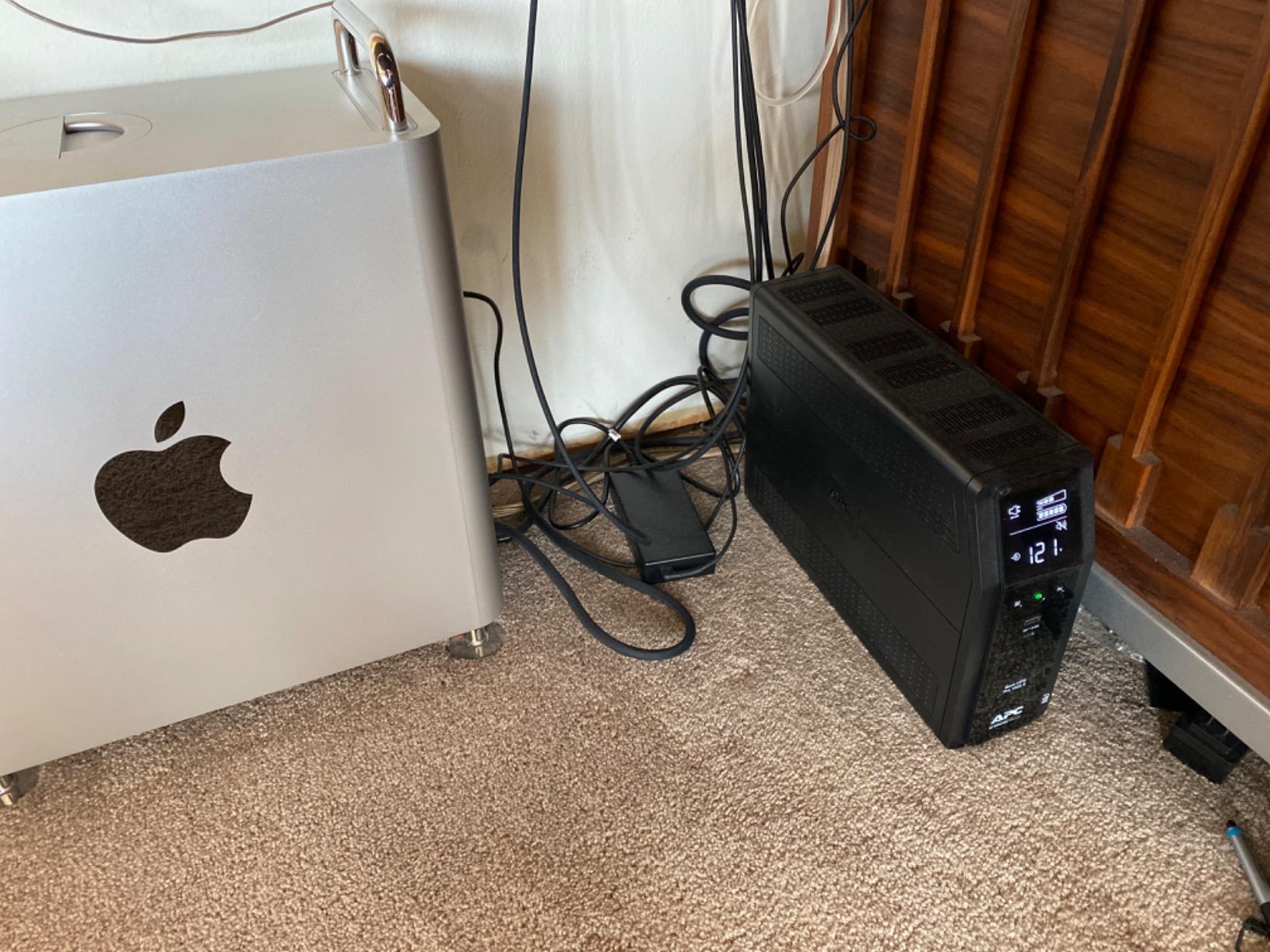 APC UPS Back-UPS Pro 1000VA Sinewave UPS, 600W Battery Backup & Surge Protector, AVR, 10 Outlets, LCD, USB-C & USB-A Charging Ports, BR1000MS Uninterruptible Power Supply for Computers, Electronics customer photo 2