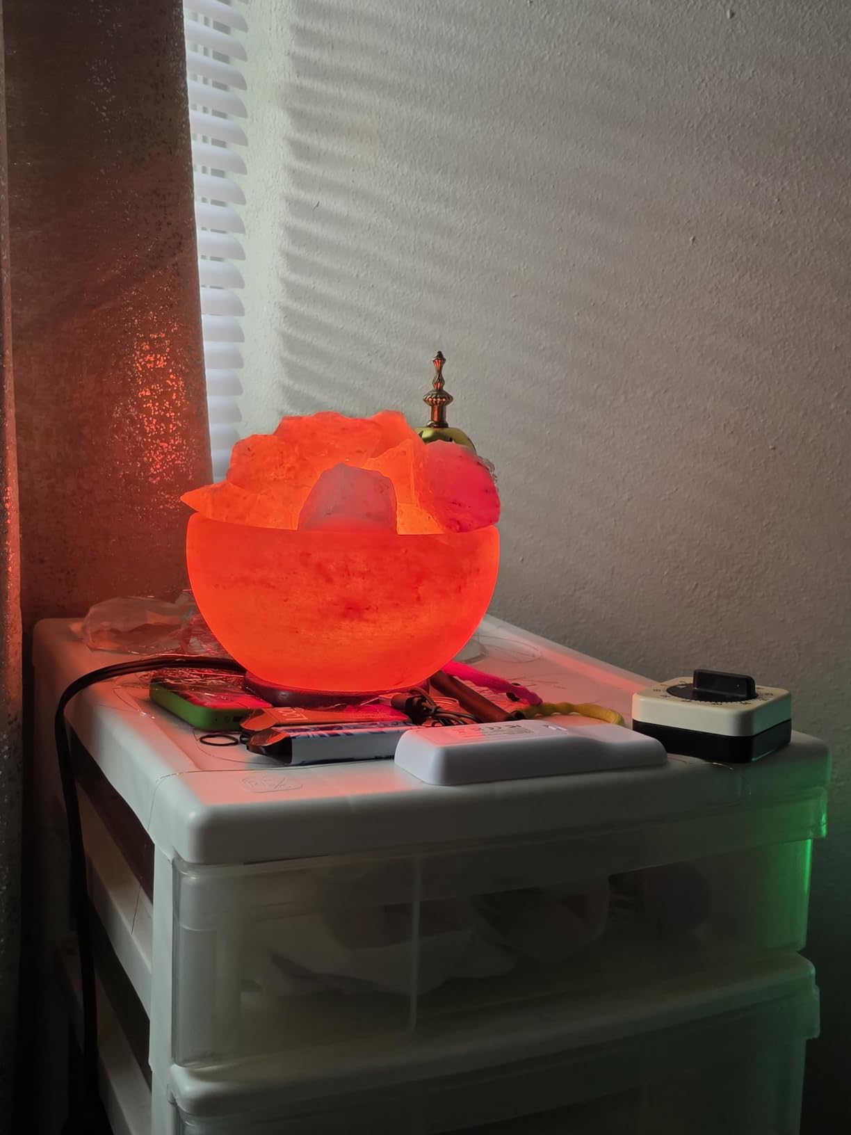 Spantik Himalayan Salt Lamp Bowl with Natural Crystal Chunks, Dimmer Cord and Classic Wood Base customer photo 1