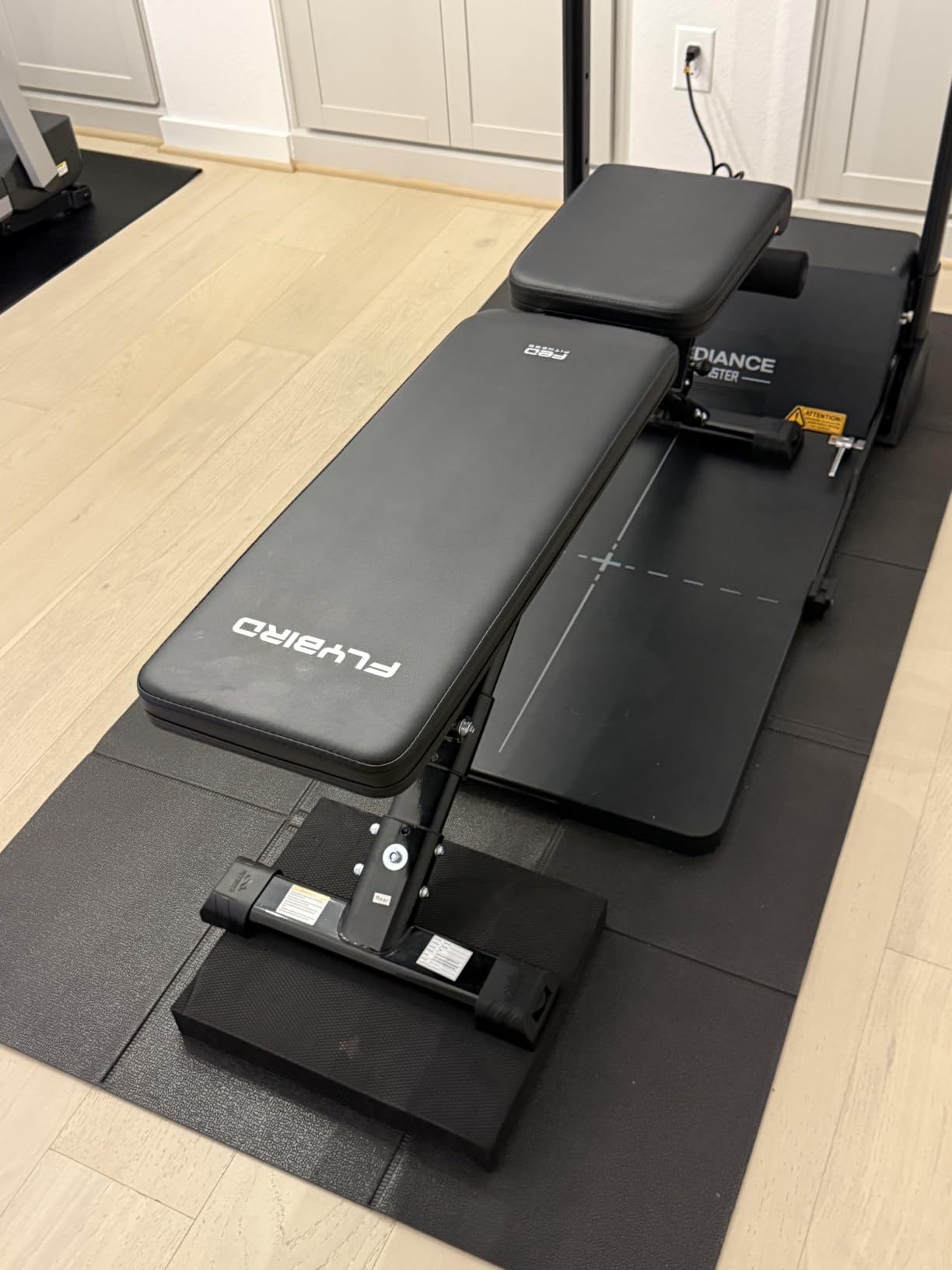 FLYBIRD WB5 Weight Bench, ASTM-Certified 800LBS Adjustable Weight Bench Workout Bench Foldable for Home Gym, 90 degree to -30 degree FID and 30in Extended Backrest for Bench Press Strength Training Exercise customer photo 2
