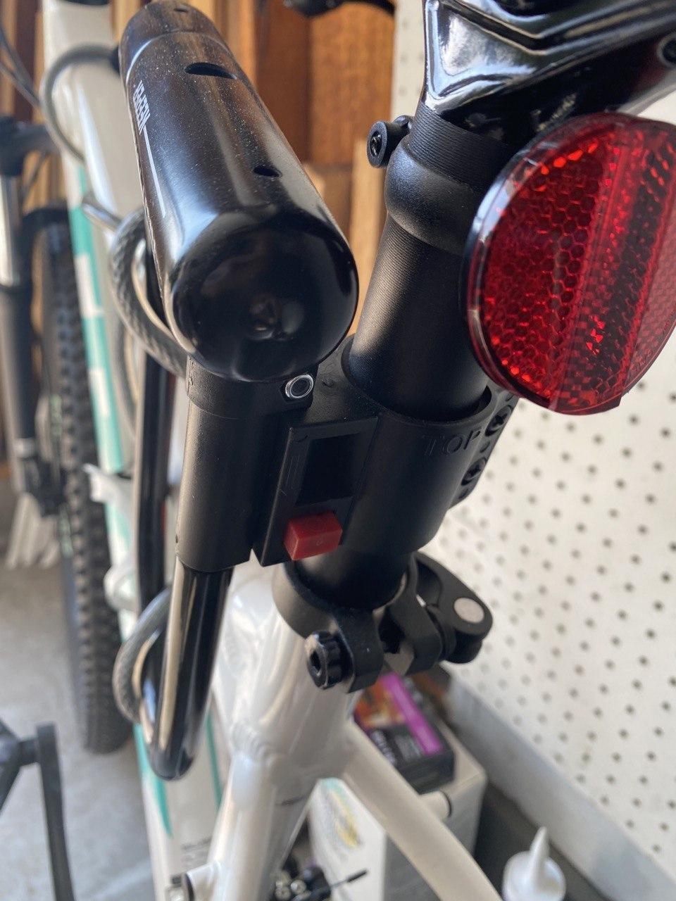 Kryptonite Keeper Standard Bike U-Lock, 12mm Shackle & 4ft Steel Cable | Heavy duty anti-theft bicycle lock with 4 x 8 in interior dimensions, 2 stainless steel keys, and frame mounting bracket. customer photo 2