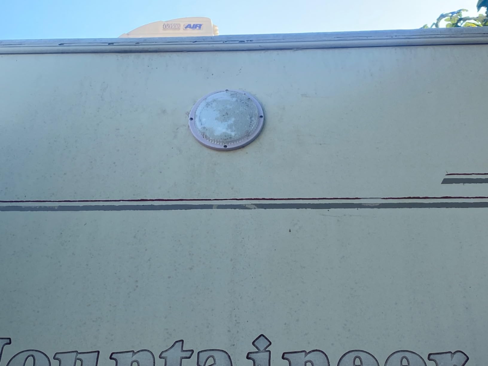 RV Trailer Camper 1000 Lumen 5th Wheel White 8.5