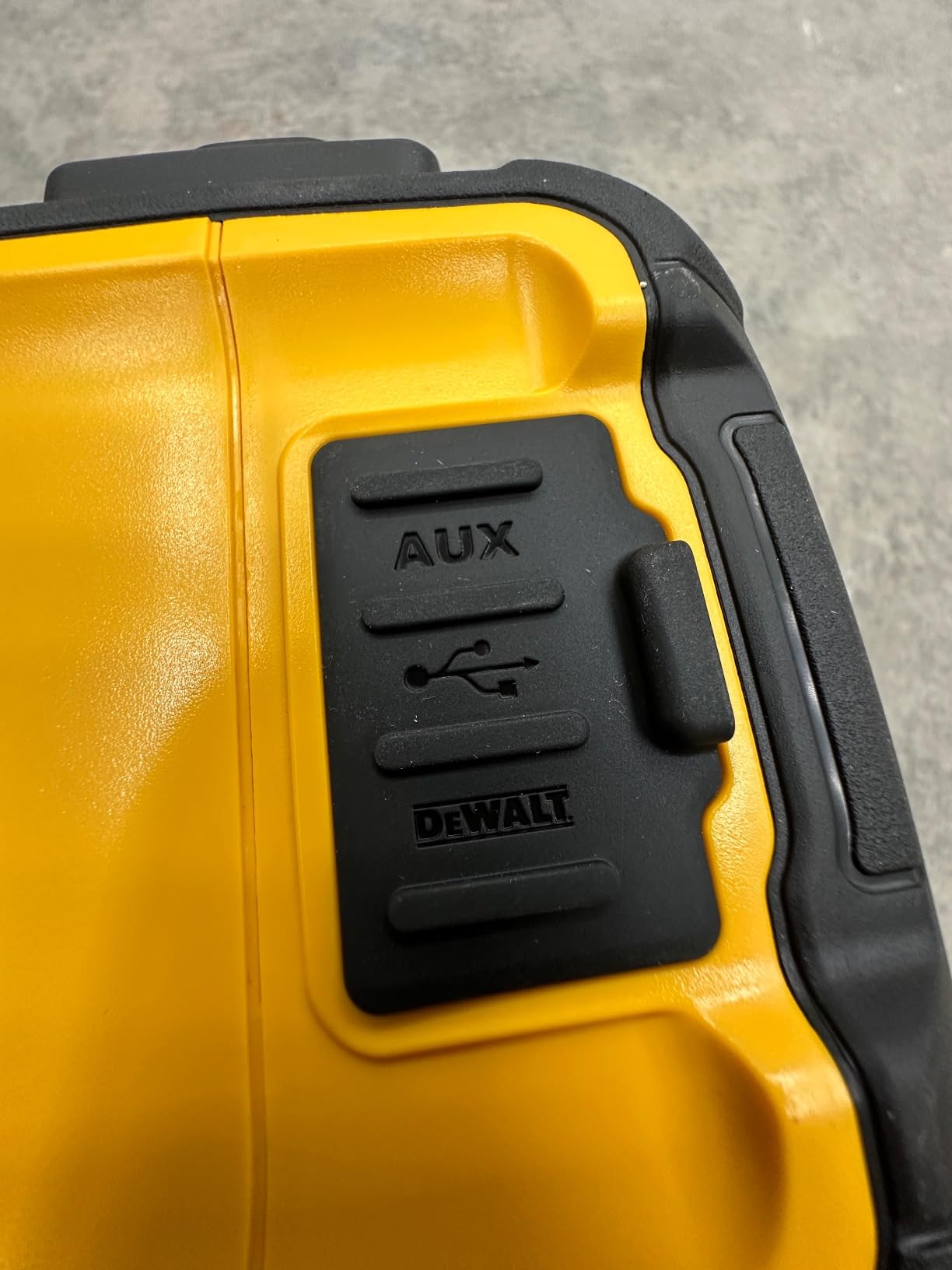 DEWALT 20V MAX Bluetooth Speaker, 100 ft Range, Durable for Jobsites, Phone Holder Included, Lasts 8-10 Hours with Single Charge (DCR010), Black Yellow customer photo 2