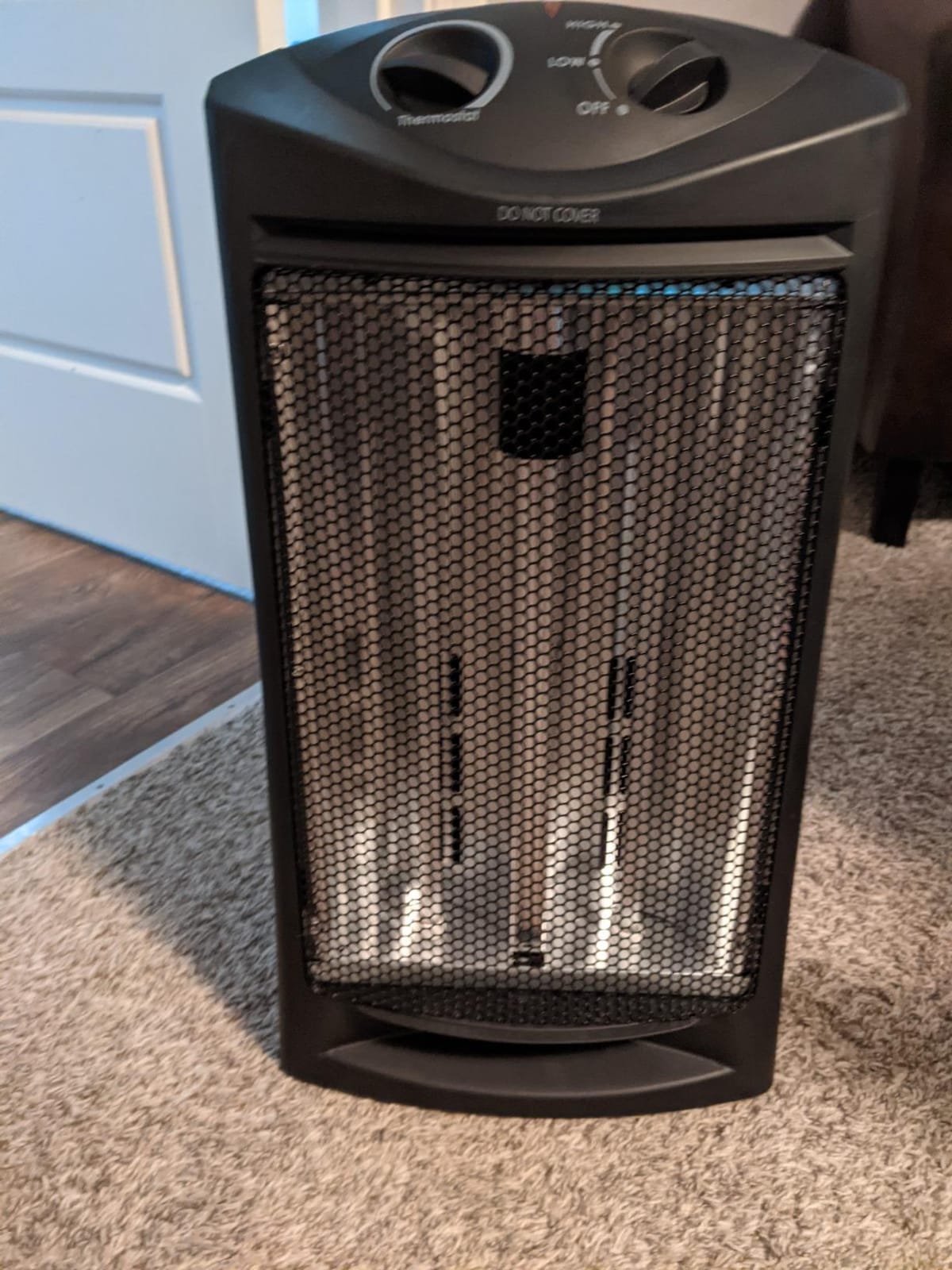 BLACK+DECKER Infrared Radiant Quartz Tower Heater, BHTI06, Black | 1500W Personal Space Heater with Adjustable Thermostat, 2 Settings, For Home and Office, Safety Overheat Protection customer photo 1