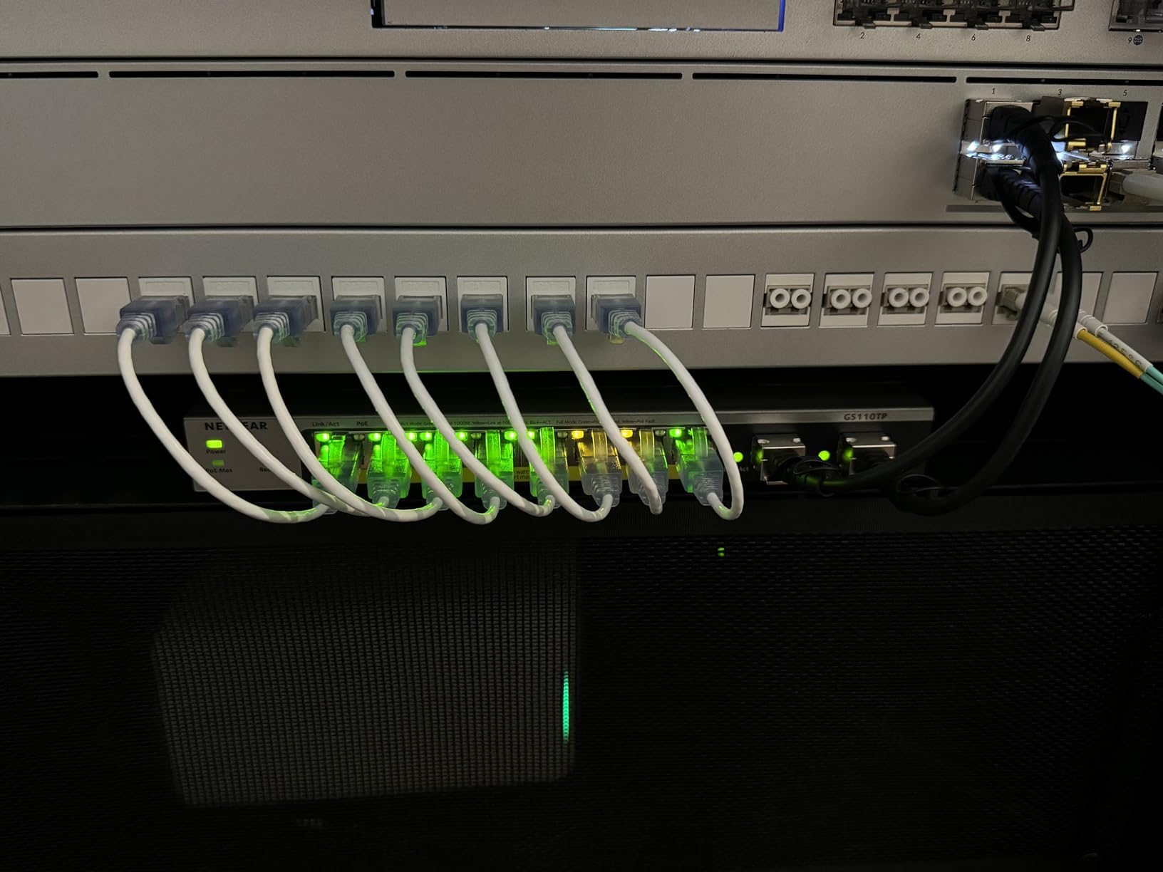 NETGEAR 10-Port PoE Gigabit Ethernet Smart Managed Network Switch (GS110TP) | With 8 x PoE+ Ports @ 55W, 2 x 1G SFP, Optional Insight Cloud Management, Desktop or Wall Mount customer photo 2