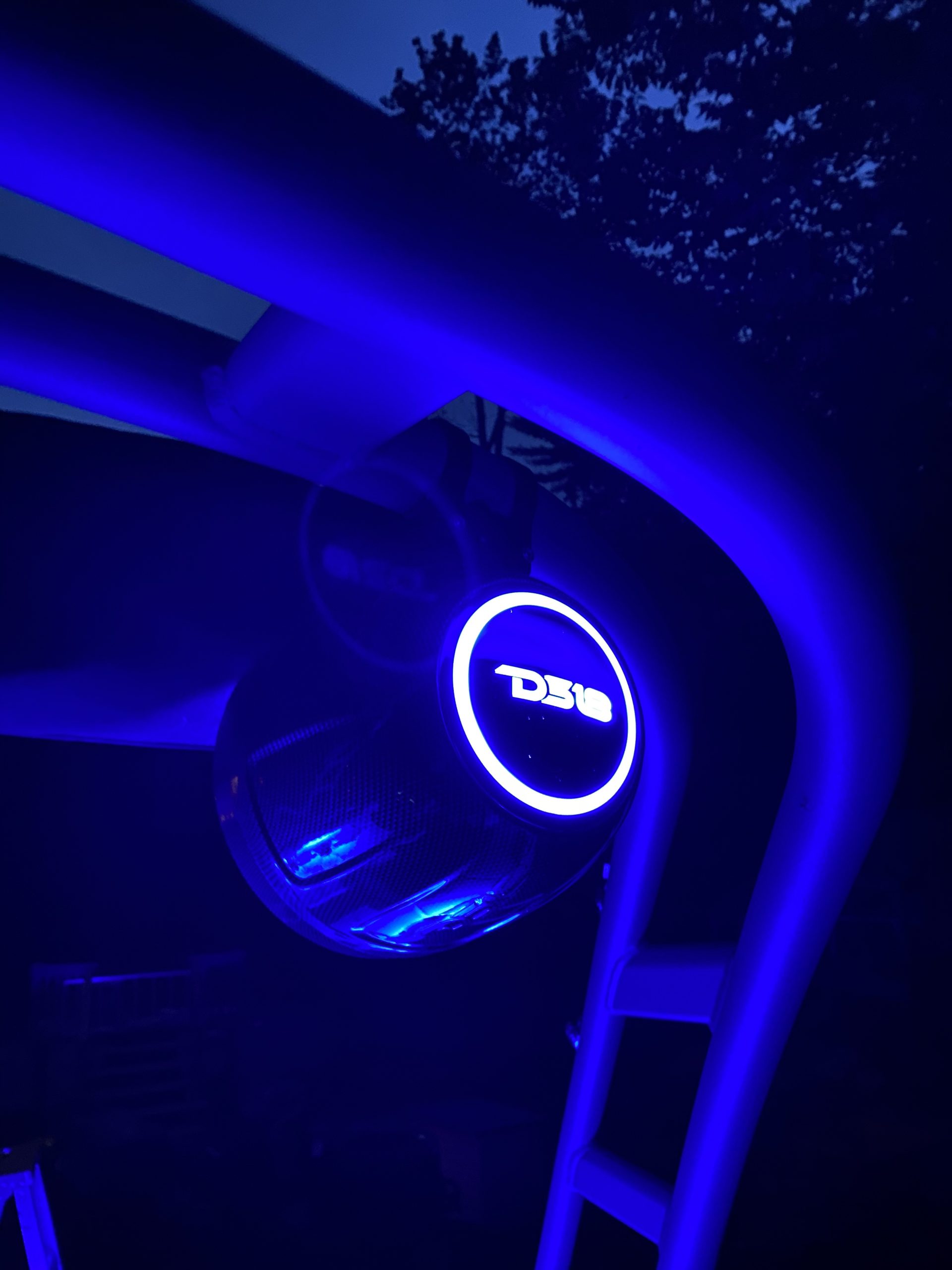 DS18 CF-PS6 2-Way Wakeboard Pod Tower Speakers with Integrated RGB Lights - 300 MAX customer photo 1