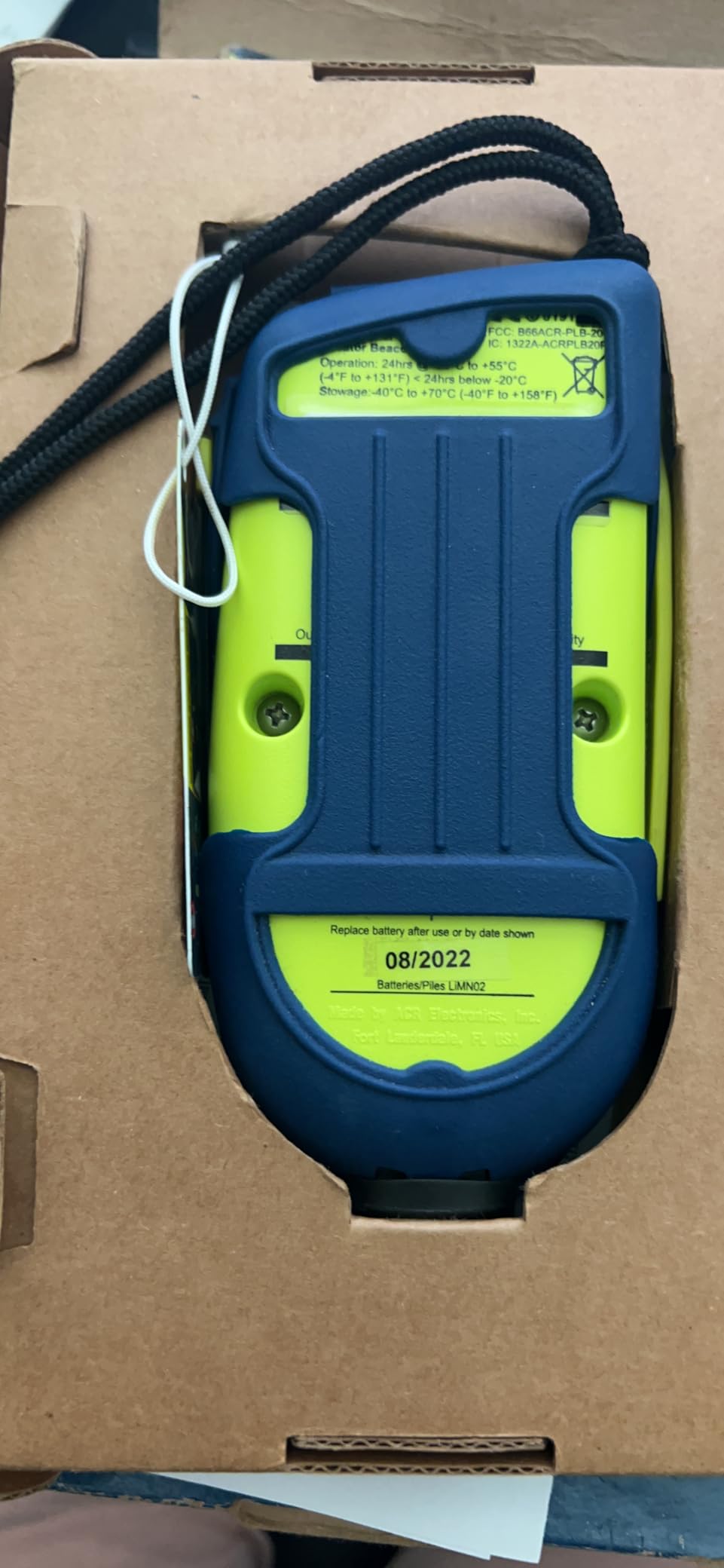 ResQLink 400 PLB - Satellite SOS GPS Personal Locator Beacon - 2921 | Global SOS Distress Beacon - Alerts Search & Rescue for Outdoor Safety, Hiking, Boating & Aviation, No Subscription customer photo 2