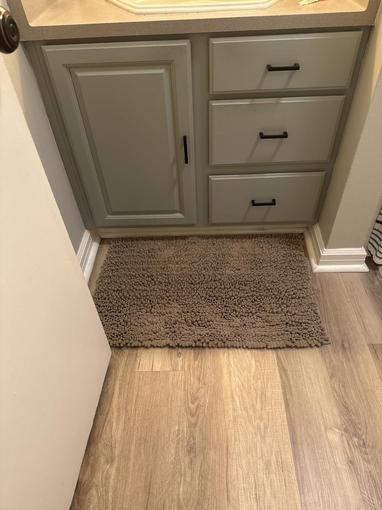 Yimobra Bathroom Rugs Non-Slip Washable – Extra Soft & Absorbent Chenille Bath Mat, Quick-Dry Plush Shaggy Floor & Vanity Bath Rugs for Tub & Shower, Modern Home Decor Accessories, 24 x 17, Grey customer photo 2