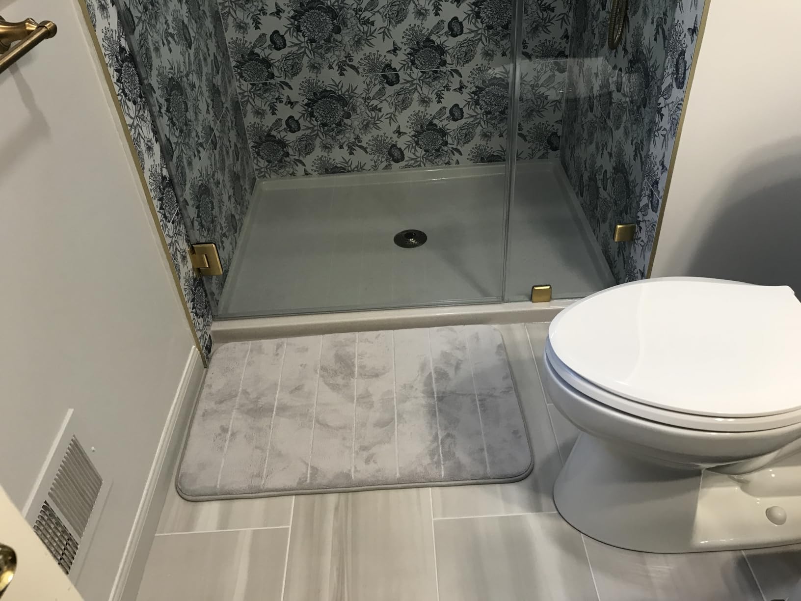 Yimobra Memory Foam Bath Mat, Super Soft Absorbent Bathroom Rug Non Slip, Quick Dry, Machine Washable Floor Carpet for Tub Shower, Home Decor Accessories, 24x17, Grey customer photo 1