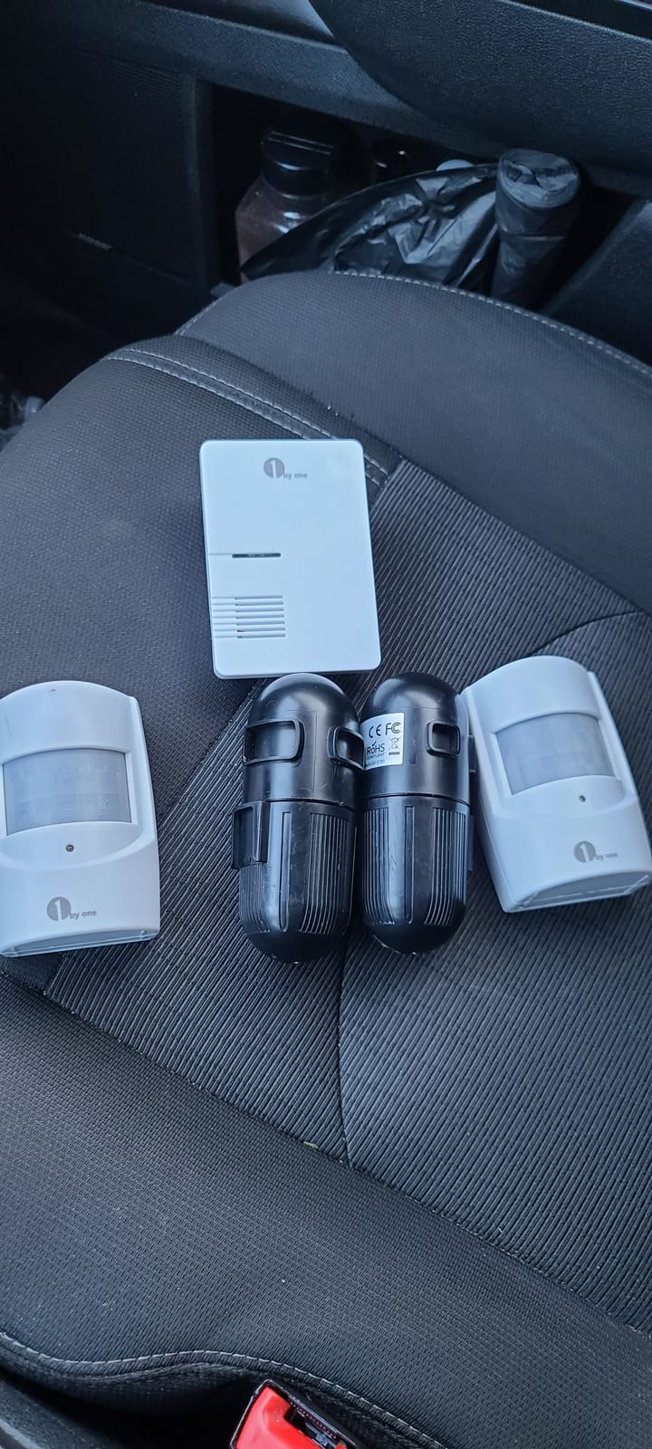 1byone Driveway Alarm, Home Security Alert System with 36 Melodies, 1 Plug-in Receiver and 2 Weatherproof PIR Motion Detector, 1000ft Wireless Transmission Range and 24ft PIR Detection Range customer photo 1