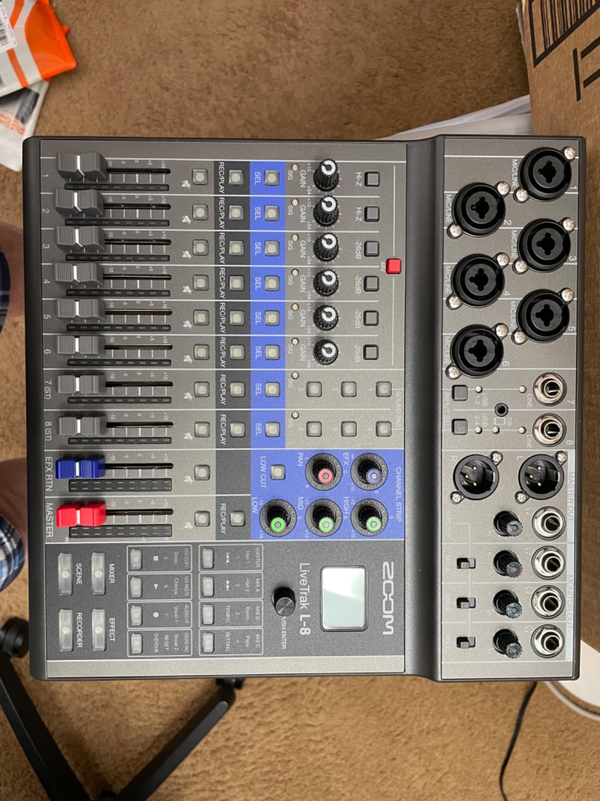 Zoom LiveTrak L-8 Battery Powered Mixer/Recorder for Musicians & Podcasters, 8-channel digital mixer with 12-in/4-out USB interface and 6 sound pads customer photo 1
