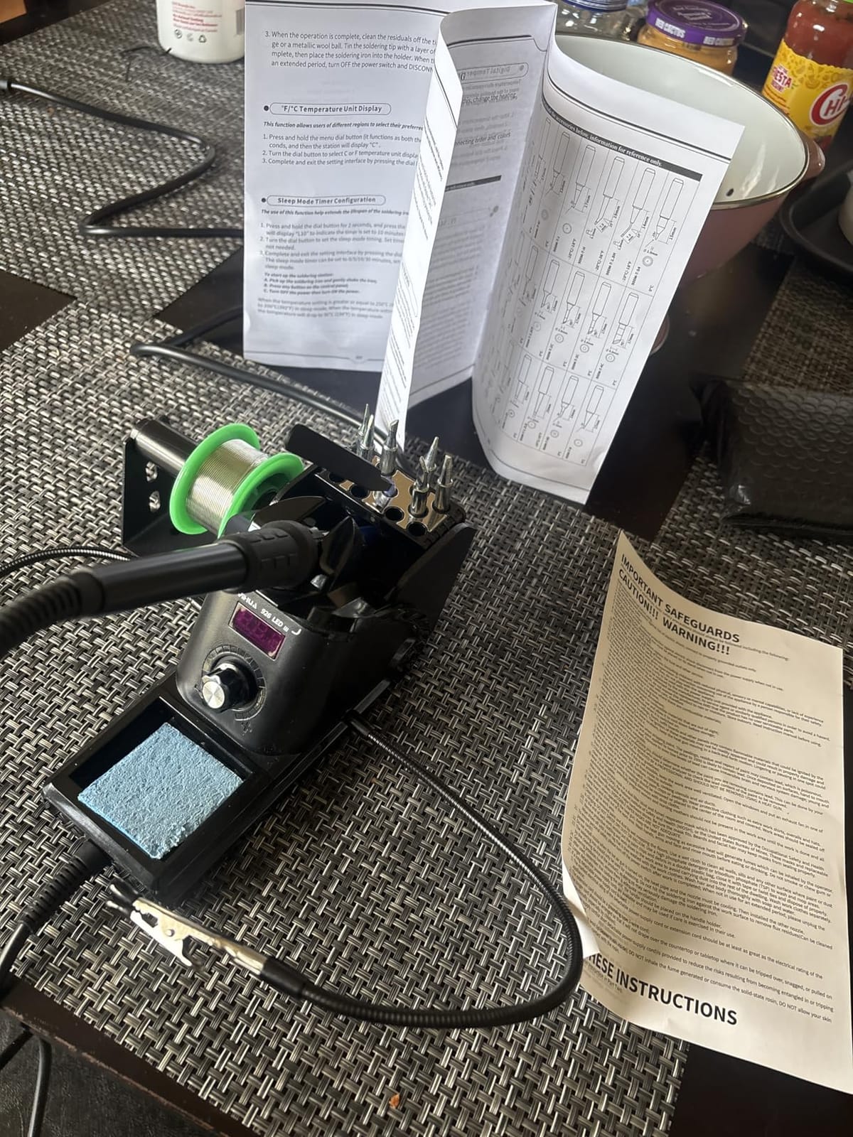 YIHUA 926 III 60W Digital Display Soldering Iron Station Kit w 2 Helping Hands, 6 Extra Iron Tips, Lead-Free Solder, Solder Sucker, S/S Tweezers, °C/ºF Conversion, Auto Sleep & Calibration Support customer photo 2