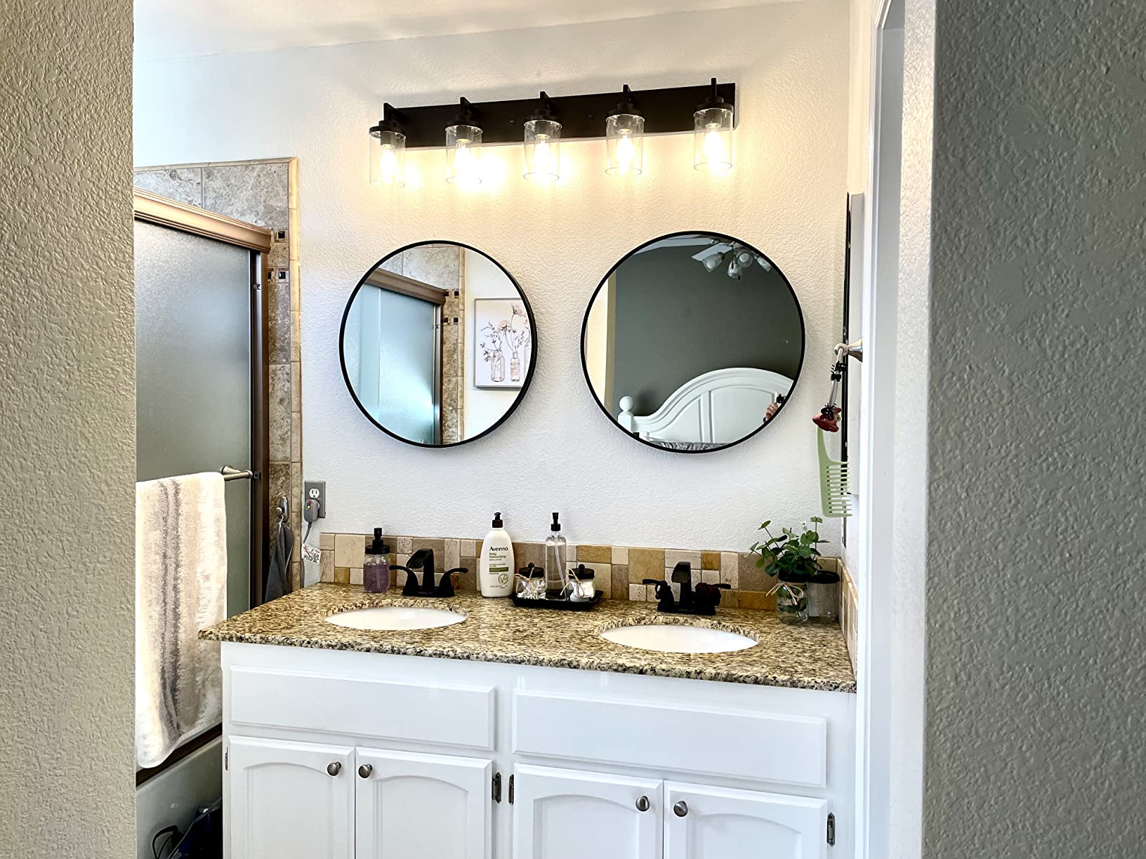Oruii Round Mirror, 24 inch Black Circle Mirror, Matte Black Metal Frame customer photo 1