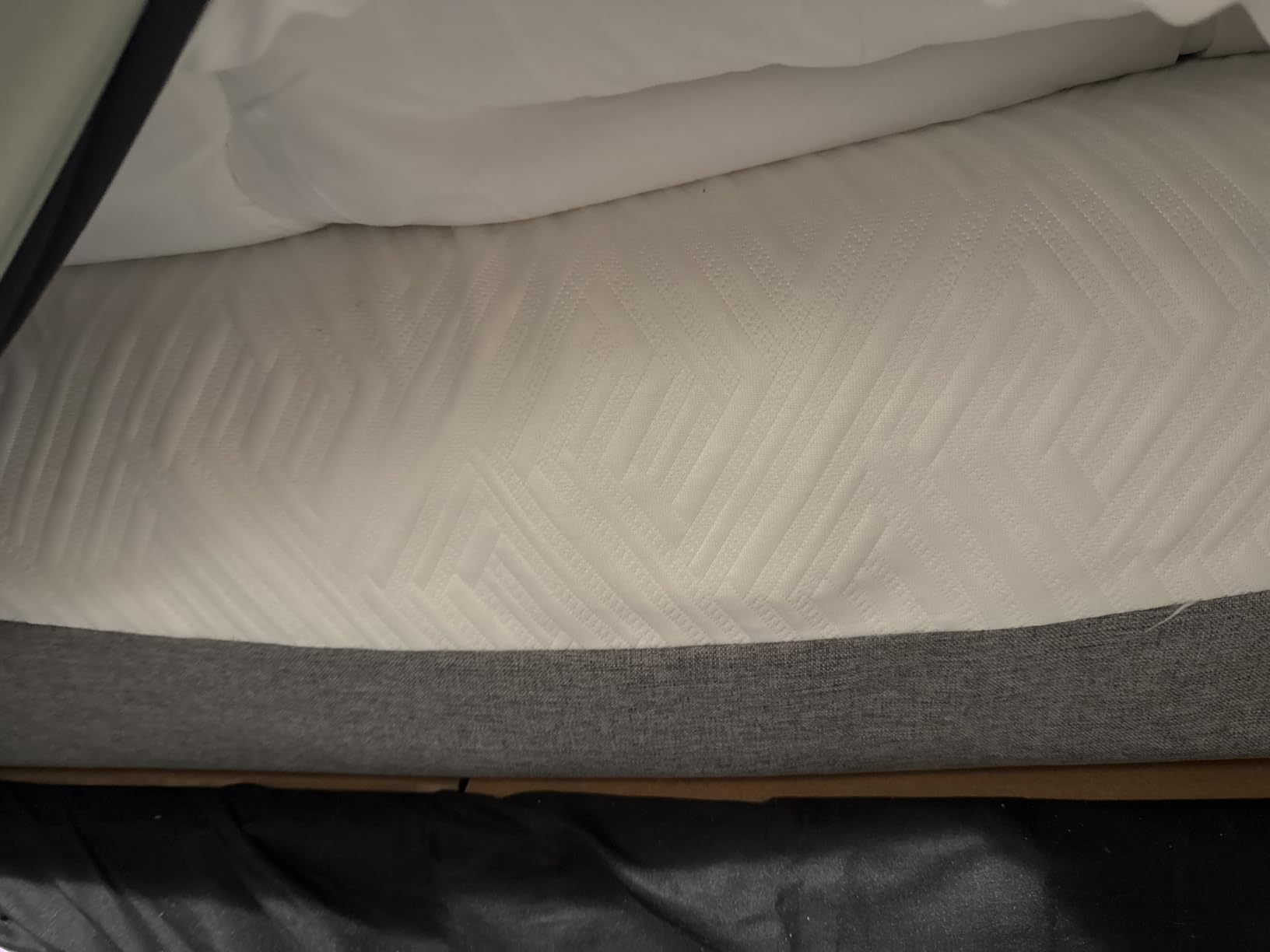 Novilla Bliss Queen Size Mattress, 12 Inch Gel Memory Foam Mattress Queen | Cool Night Sleep & Pressure Relief, Support Foam for Spine Alignment & Motion Isolation customer photo 1