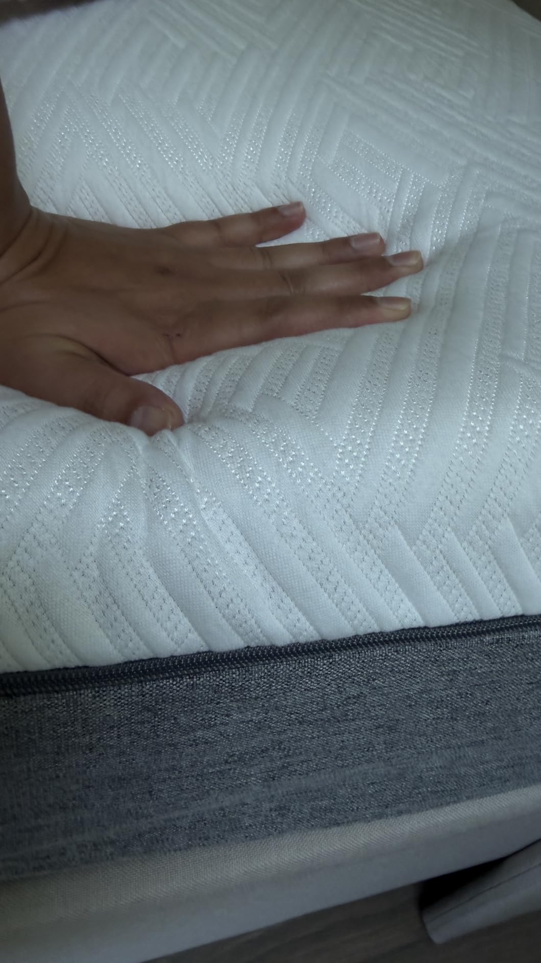 Novilla Bliss Queen Size Mattress, 12 Inch Gel Memory Foam Mattress Queen | Cool Night Sleep & Pressure Relief, Support Foam for Spine Alignment & Motion Isolation customer photo 2