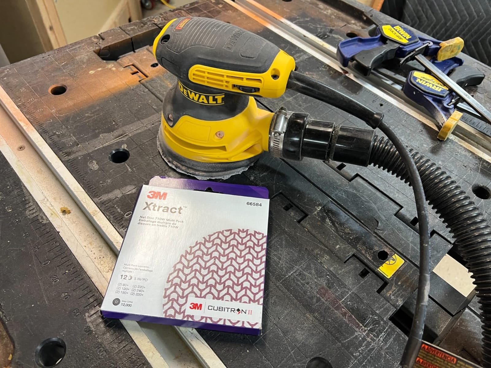 DEWALT Random Orbit Sander, Variable Speed, 5-Inch (DWE6423), Power Source Corded Electric customer photo 1