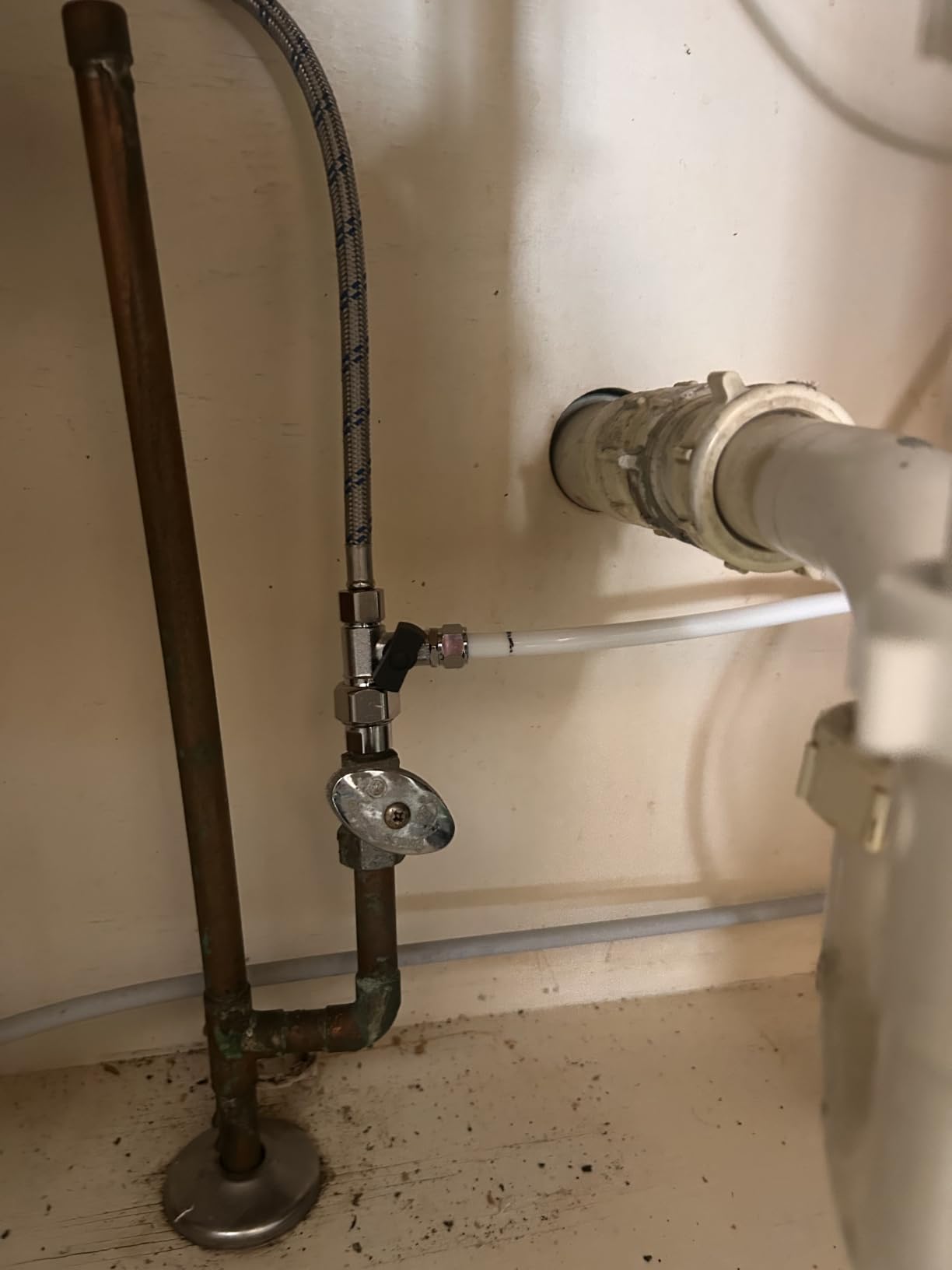 Waterdrop TSU 0.01 Micron Ultra Filtration Under Sink Water Filter System | 3-Stage Tankless Under Sink Water Filtration System, Smart Panel, with Faucet, Drilling Required, Reduces Odor, Not Lower TDS customer photo 1