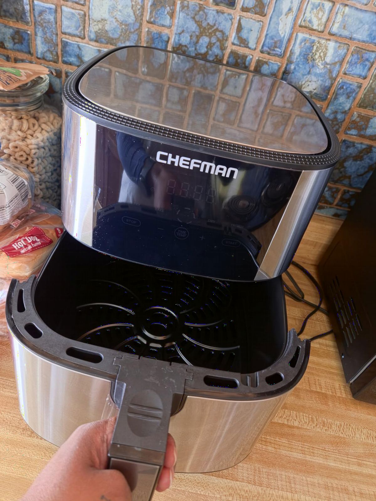 Chefman TurboFry 8 Quart 4-in-1 Air Fryer with 450°F Hi-Fry Option, Bake, Dehydrate, Frozen, XL Nonstick Dishwasher-Safe Basket customer photo 2