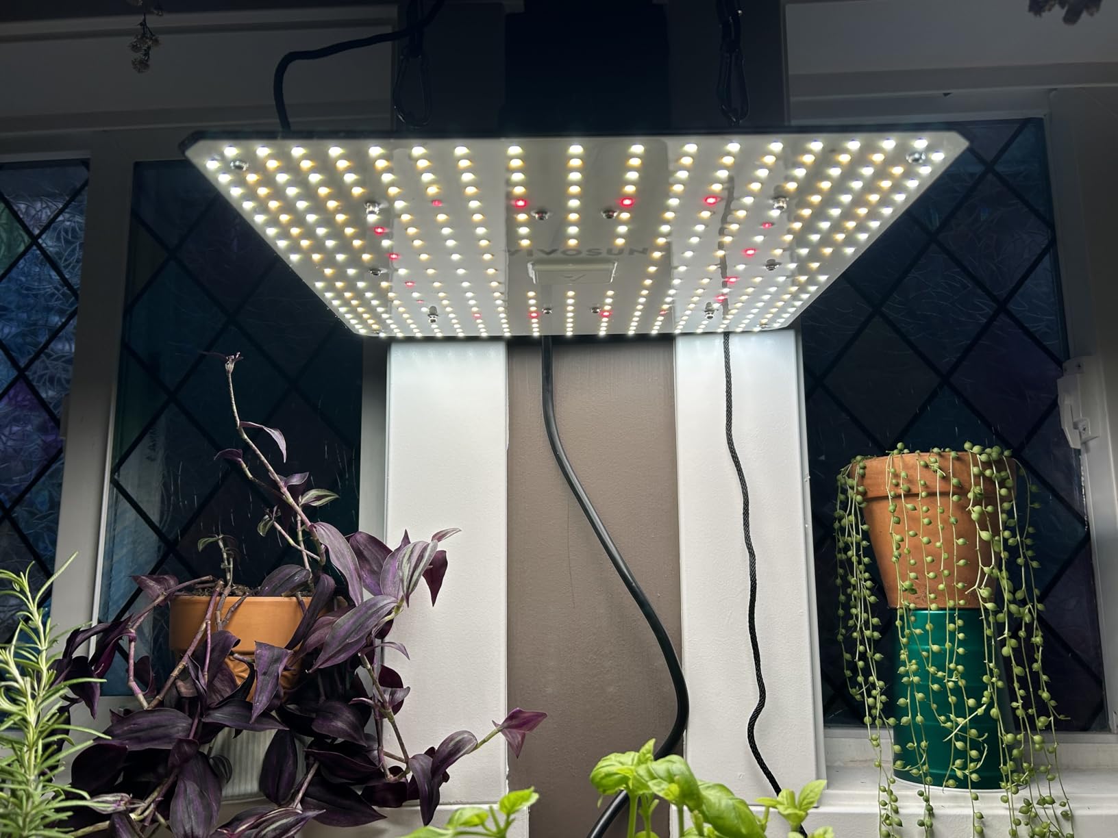 VIVOSUN LumaLight 200W LED Grow Light, Full Spectrum Plant Light, Smart Dimmable & High PPFD for Indoor Plants Seedling Vegetables Bloom, Fits 2×4/3×3 Grow Tents customer photo 2