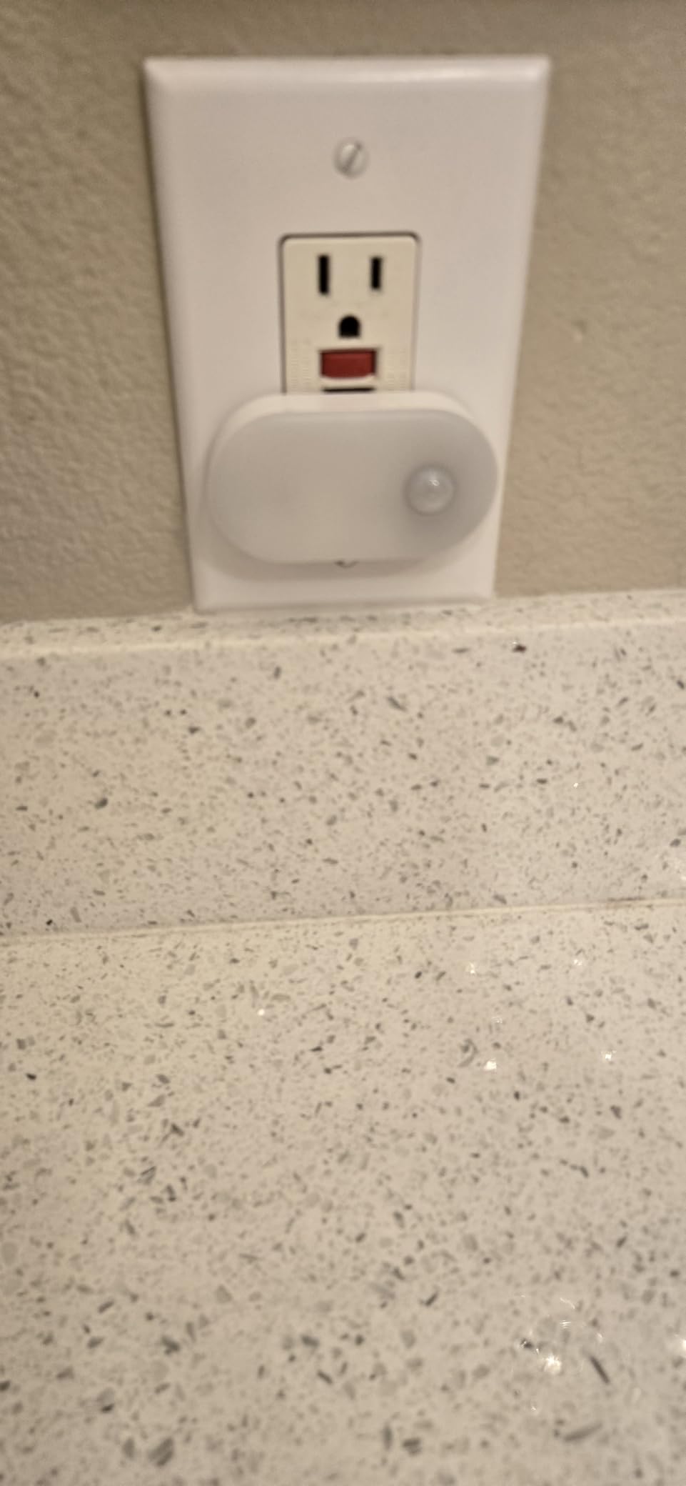 120LM Ultra Bright Plug-in Motion Sensor Night Light, 6-Pack, Stepless Dimmable, Auto-Off, LED Warm White Nightlight for Bathroom, Bedroom, Hallway, Stairs, Garage, Travel-Friendly customer photo 1