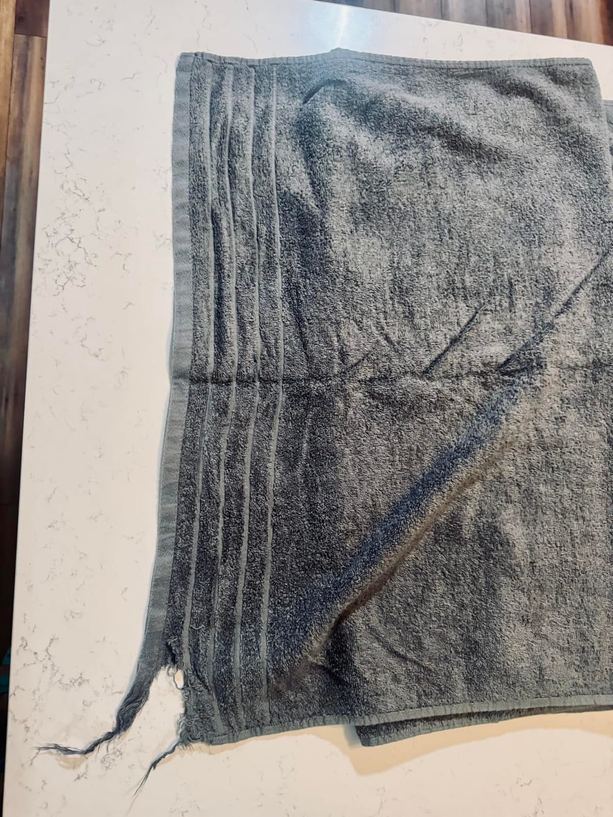 Tens Towels 4 Piece Extra Large Bath Towels 30 x 60 Inches, Dark Grey customer photo 2