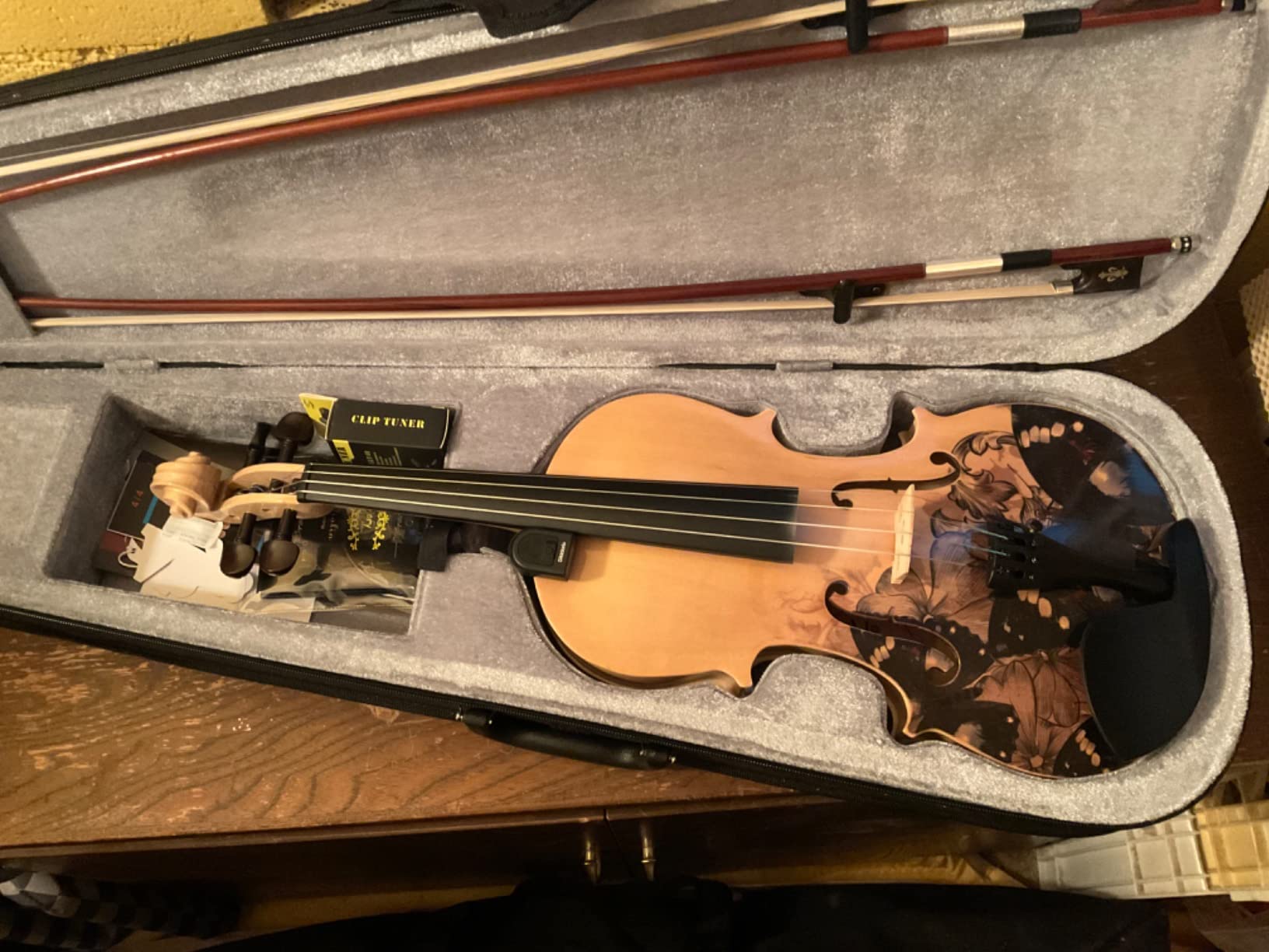 Aliyes Distinctive Artistic Violin Set Designed for Beginners/Students/adults with Hard Case, Bow, Extra Strings (4/4/Full-size) customer photo 1